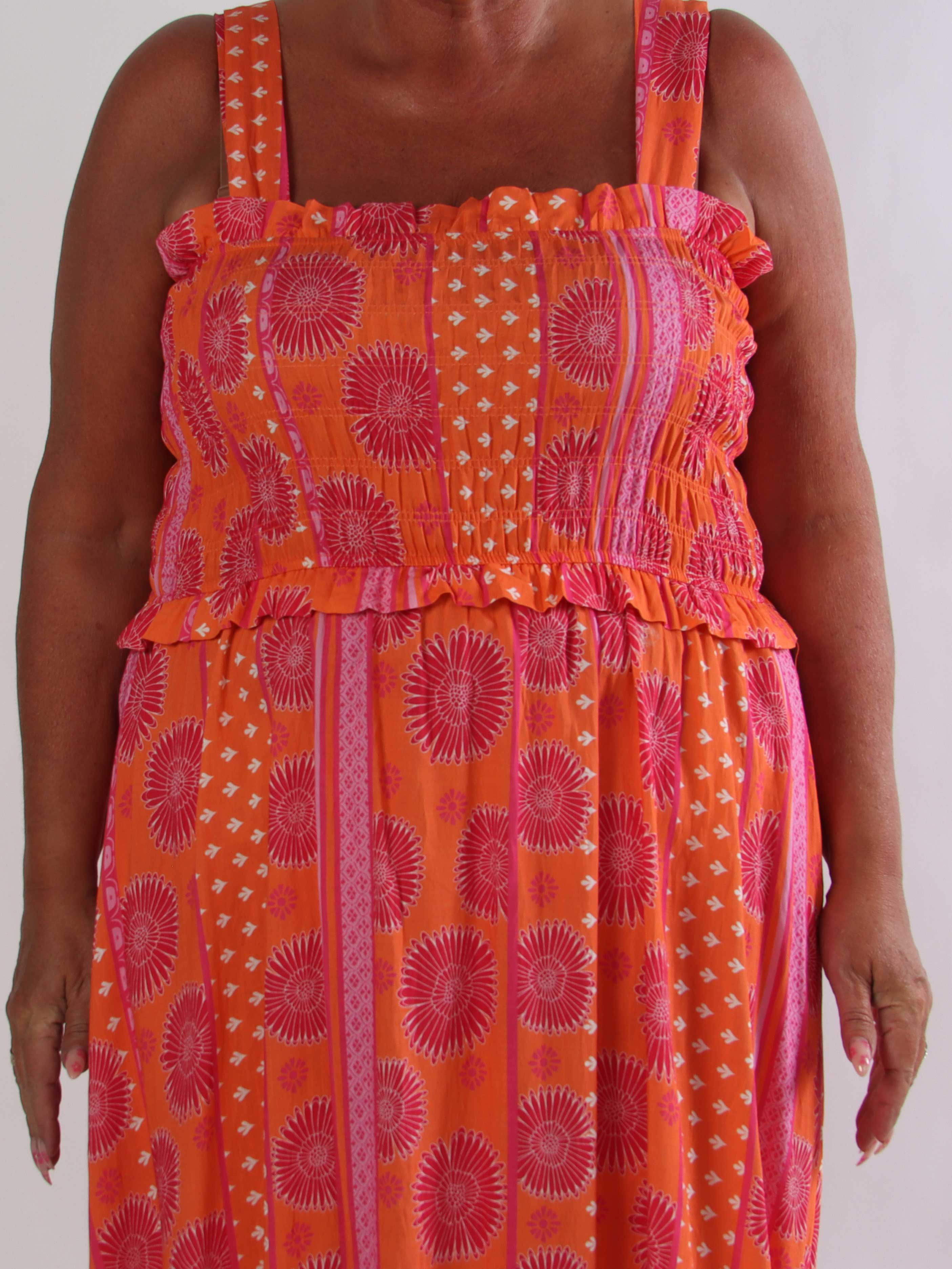 Marisol Sunburst - Blomstret plus size sommerkjole i viskose med smock henover brystet