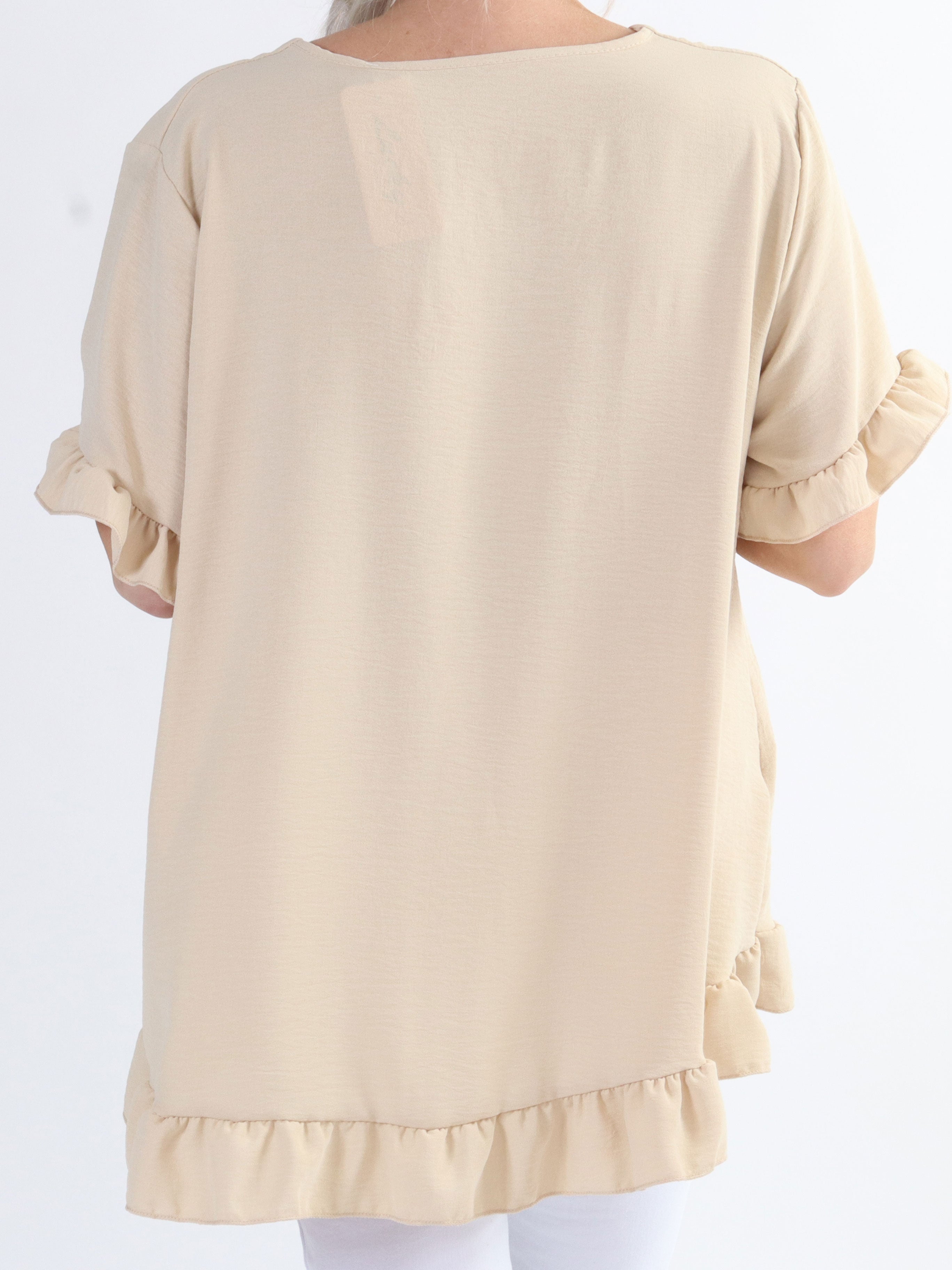 Mio - Sød plus size tunika med flæsekanter