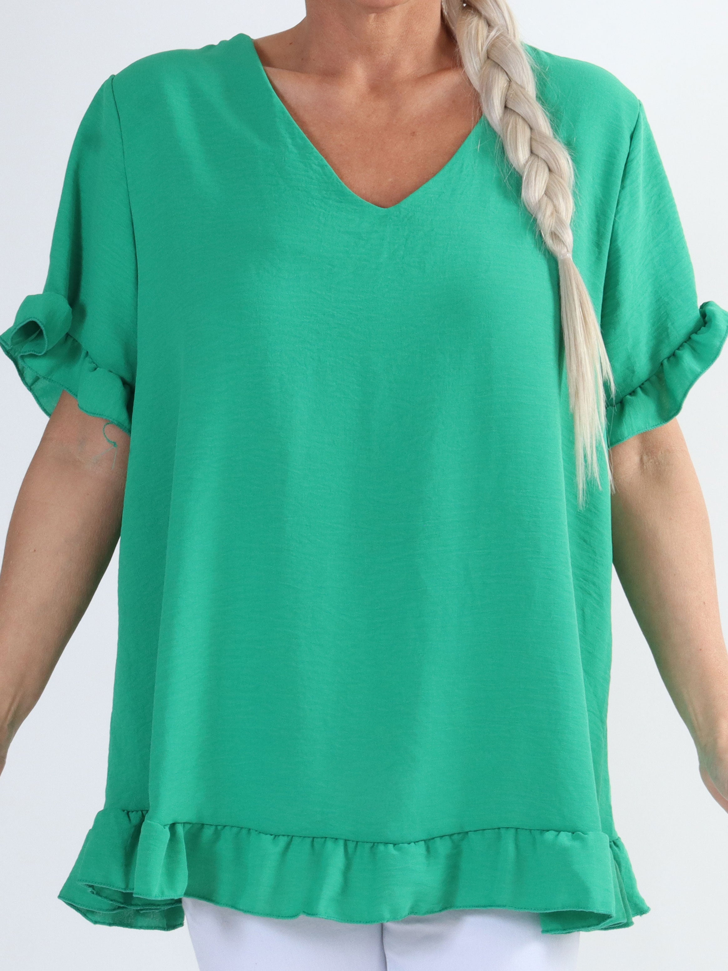 Mio - Sød plus size tunika med flæsekanter