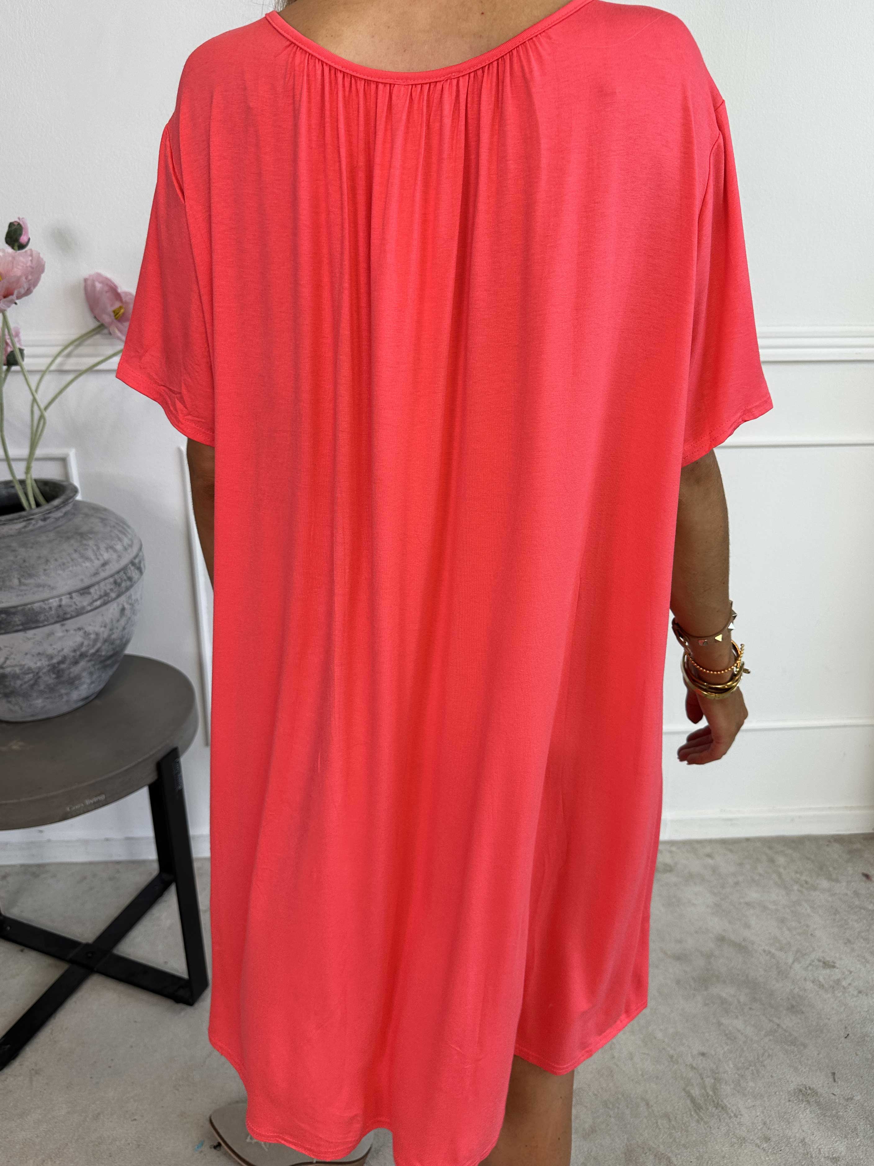 Miravi Sparkle - Løs kjole i elastisk stof med similisten