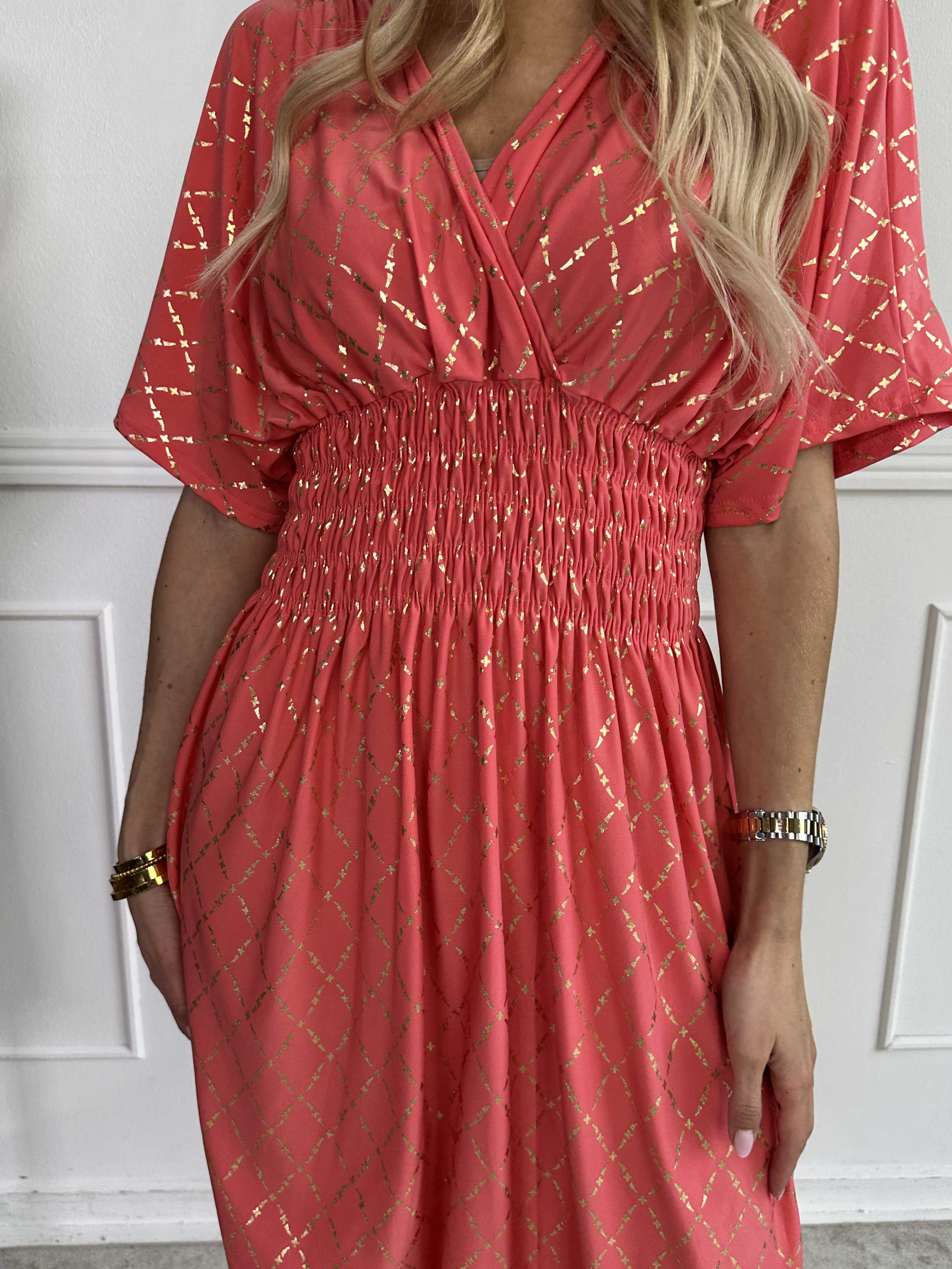 Pams Gold Check Short - Kort elastisk kjole med guld detaljer