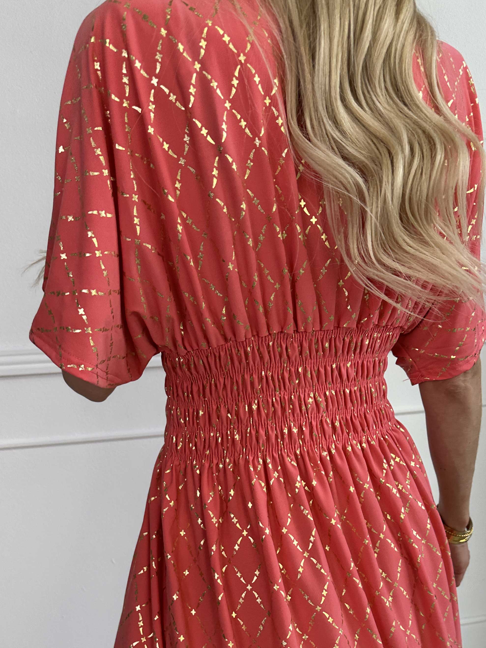 Pams Gold Check Short - Kort elastisk kjole med guld detaljer