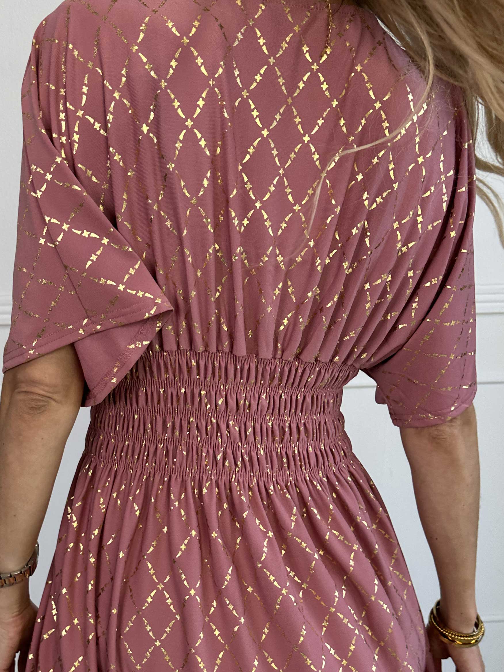 Pams Gold Check Short - Kort elastisk kjole med guld detaljer