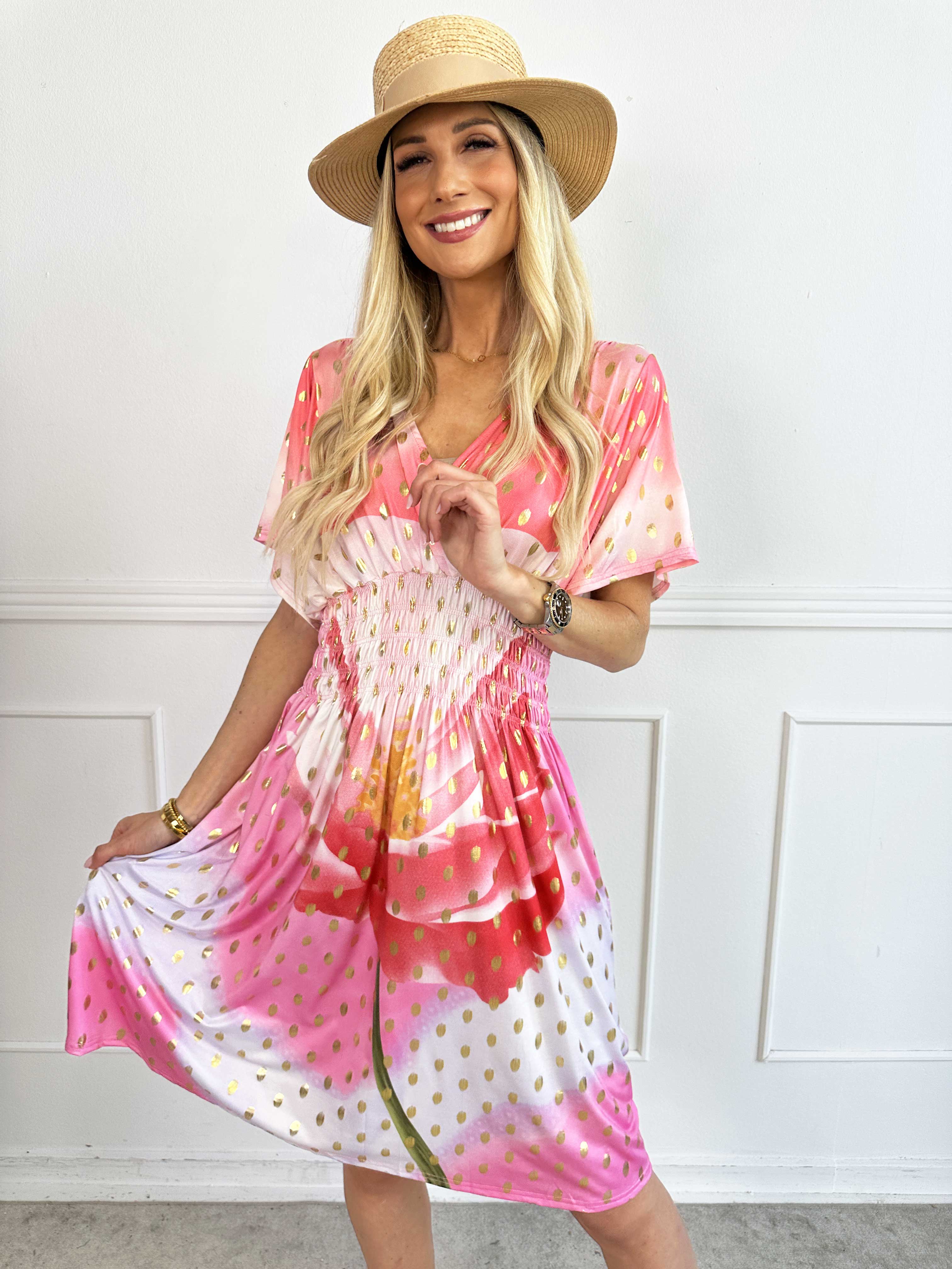 Pams Field Short - Kort elastisk kjole med blomstermotiv og guld dutter