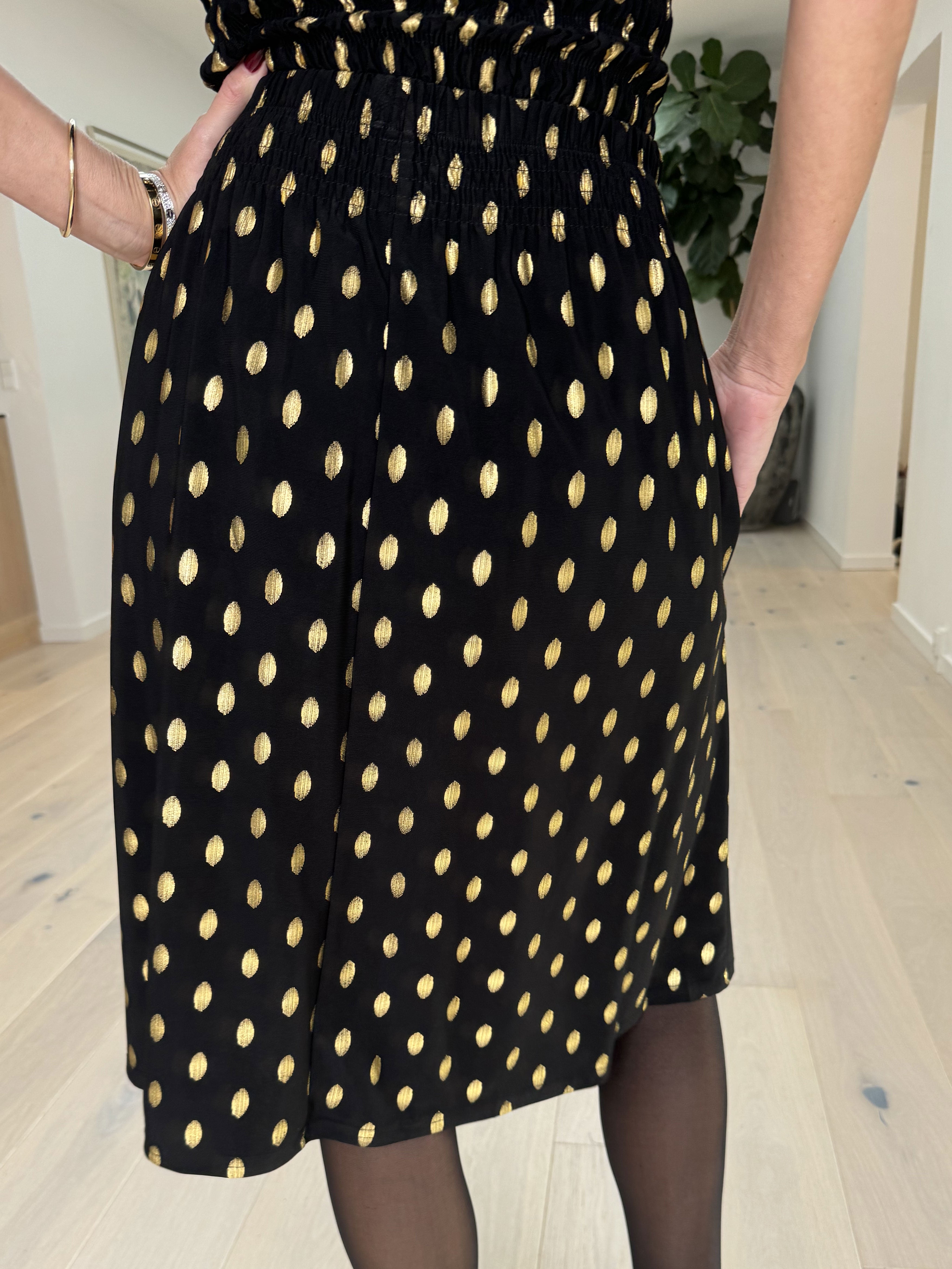 Pams Gold Dot Skirt - Nederdel i krølfrit stof med lommer