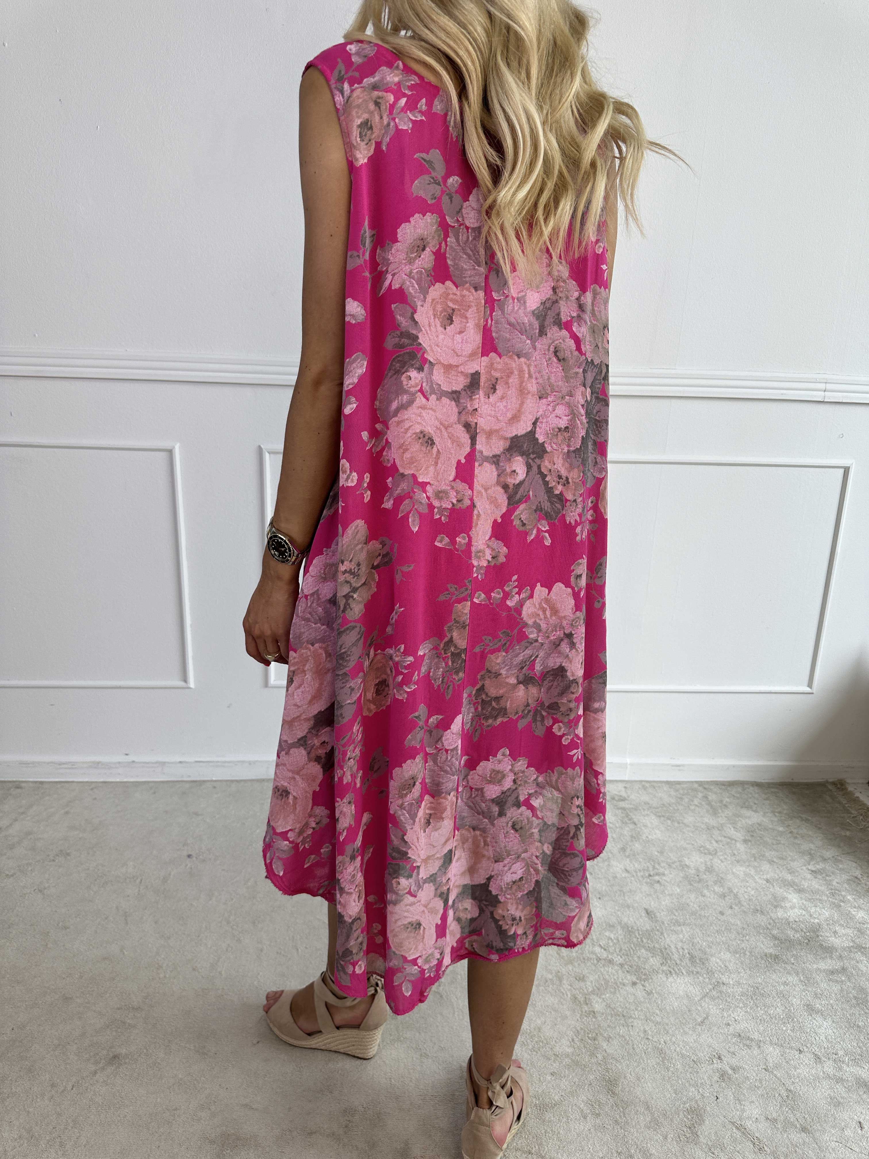 Pandoa - Sød kjole i viskose med blomstermotiv