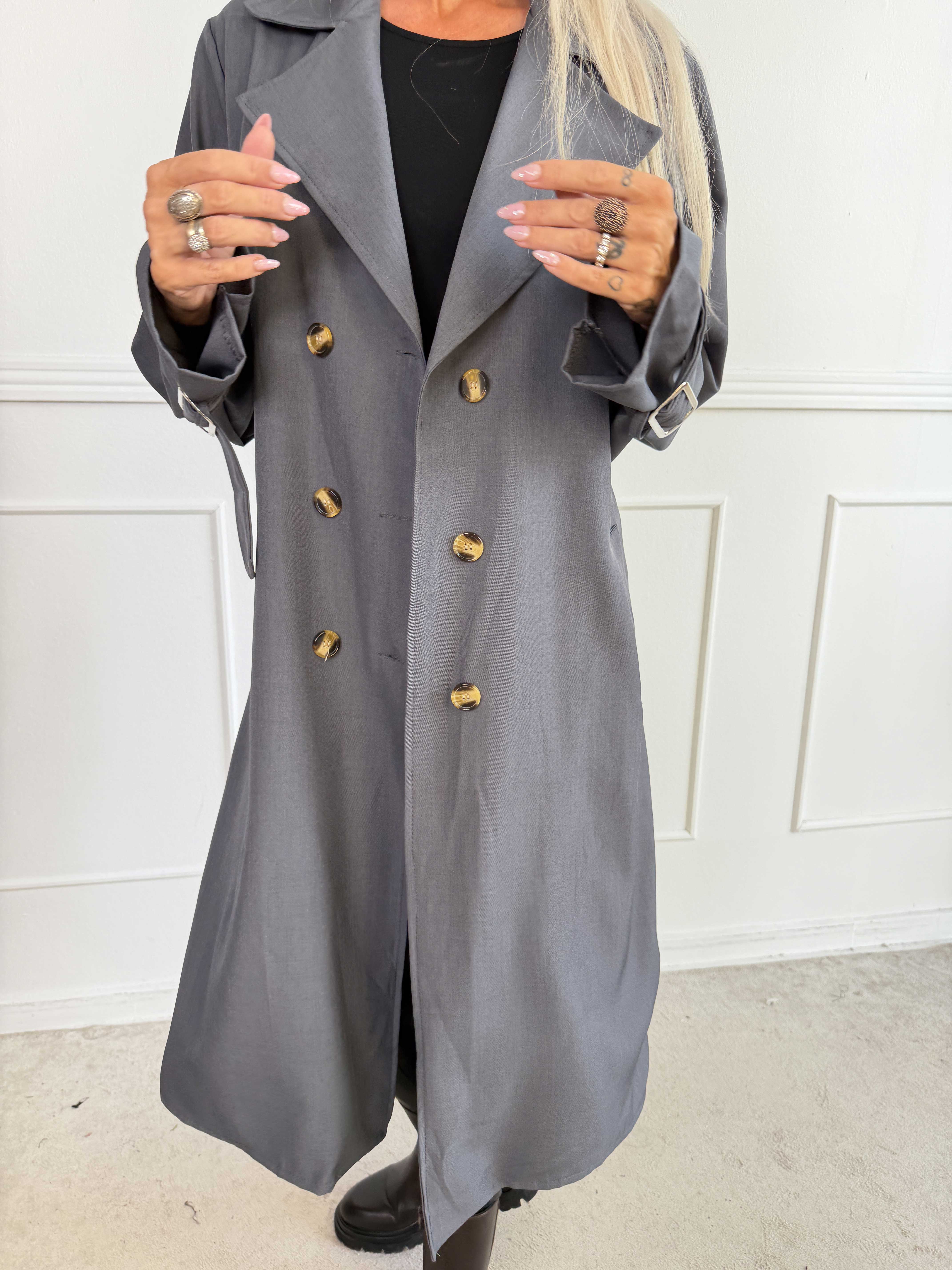 Sharpay 2.0 - Let trenchcoat med bindebånd