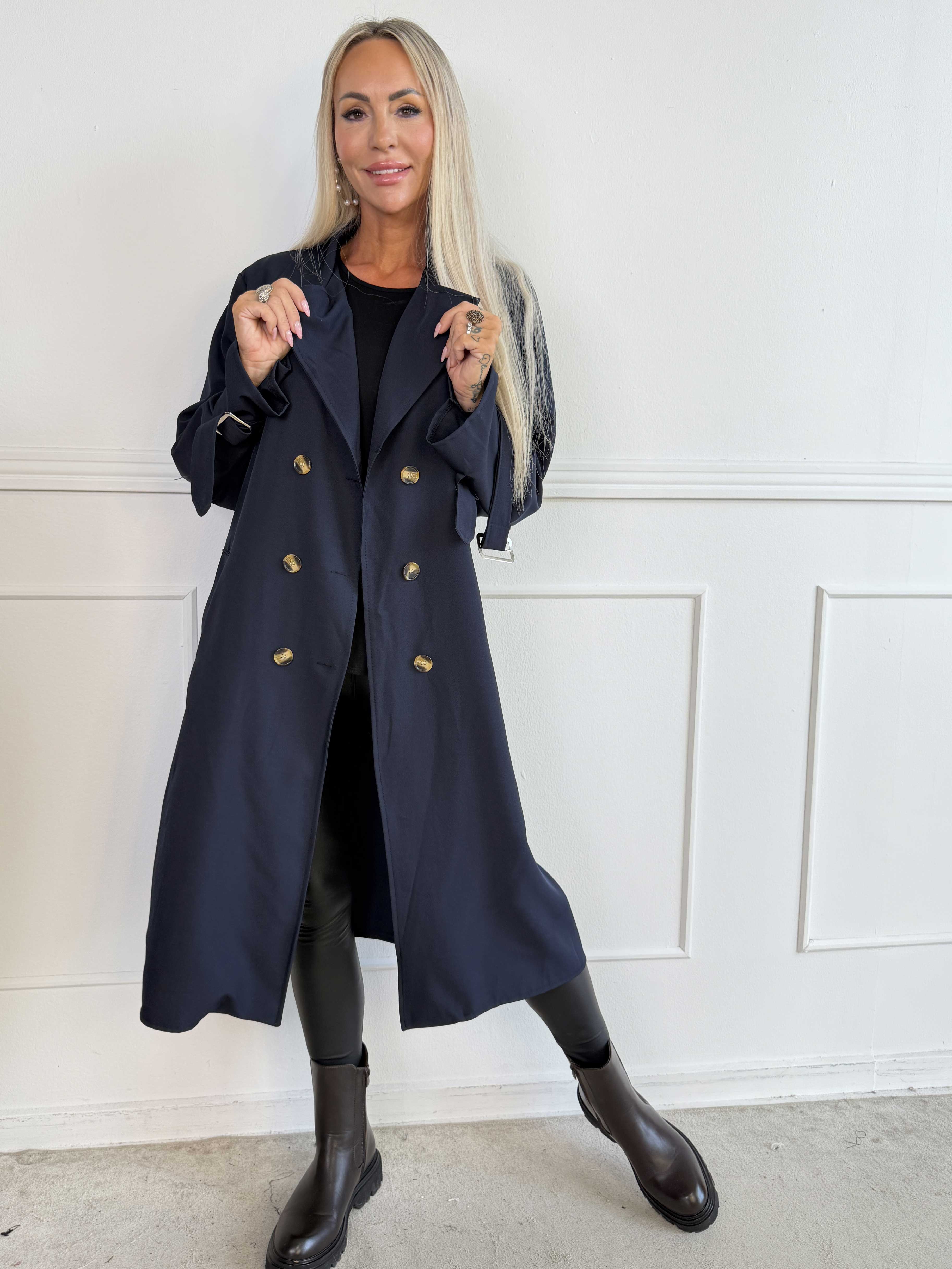 Sharpay 2.0 - Let trenchcoat med bindebånd