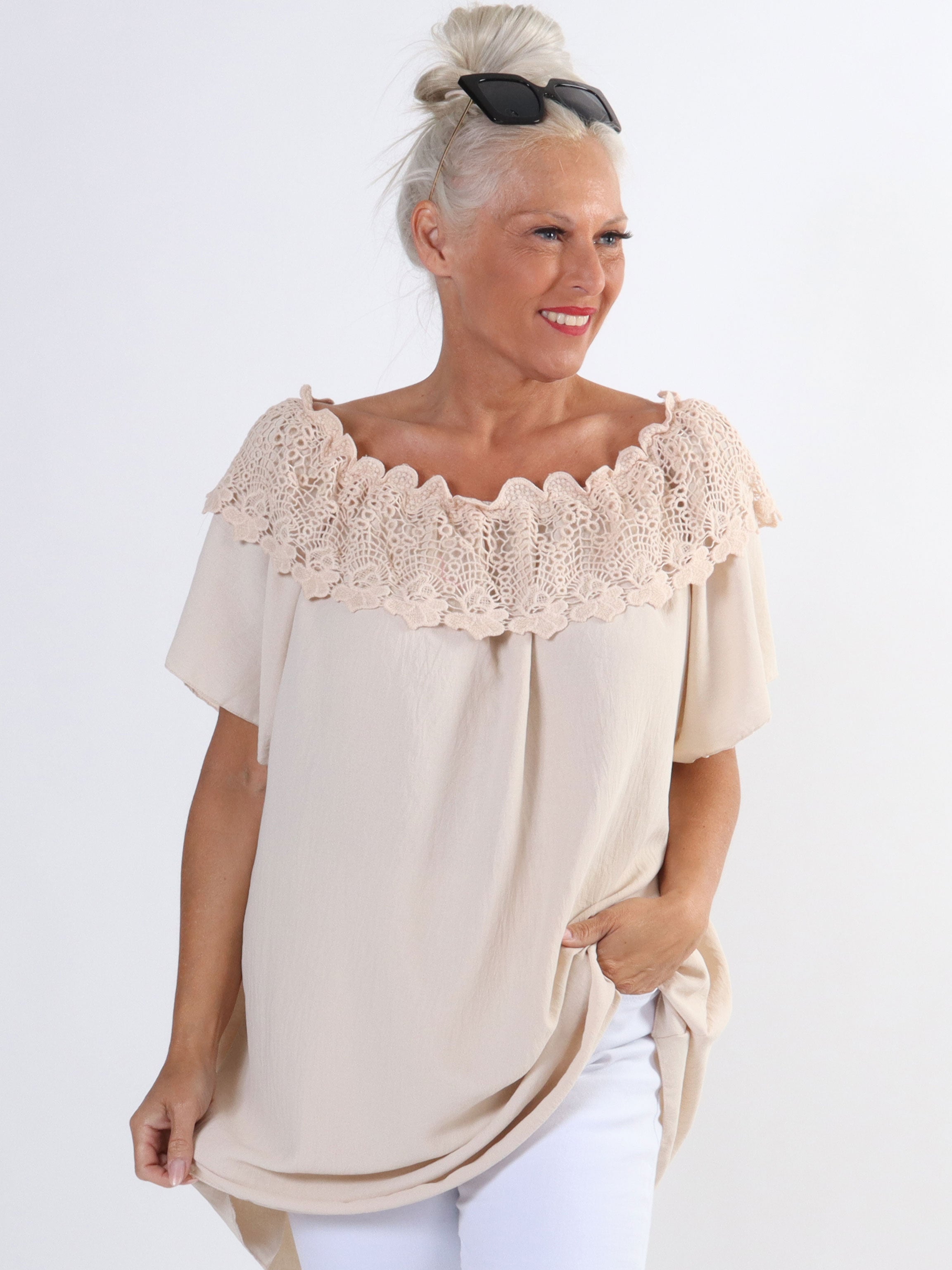 Sydney - Sød plus size tunika med broderinger