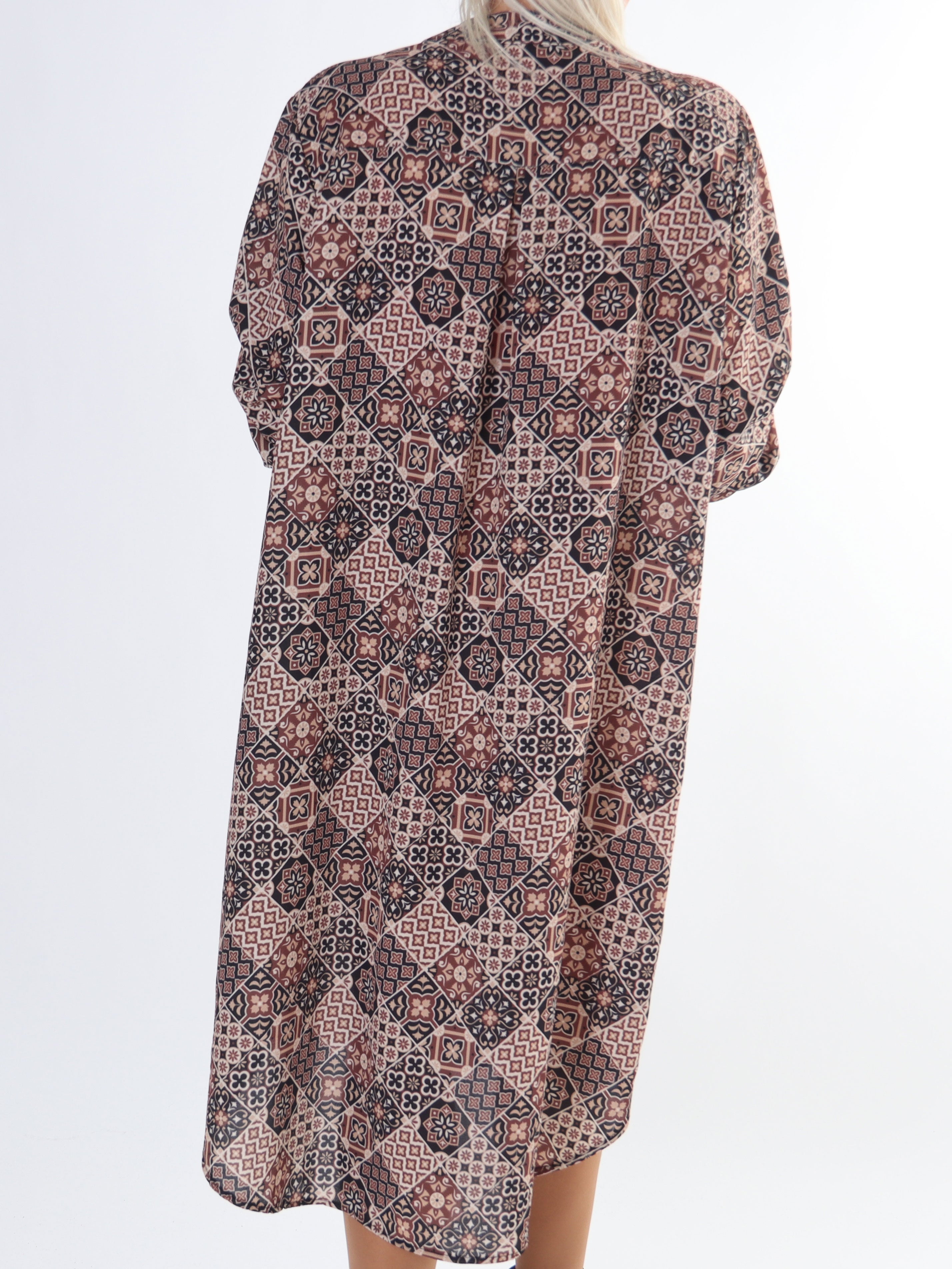 Vanesa Mosaic Long - Plus size mønstret kjole