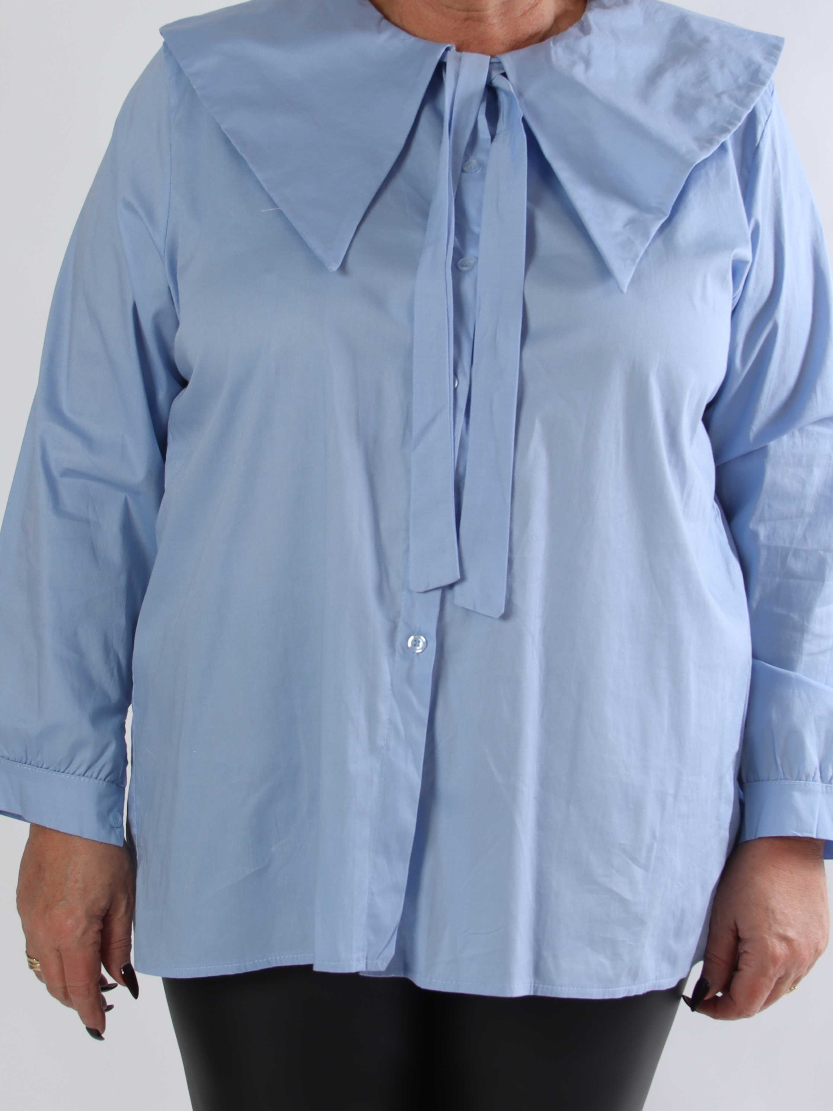 Venezia - Plus size skjorte i bomuld med stor krave og fint bindebånd