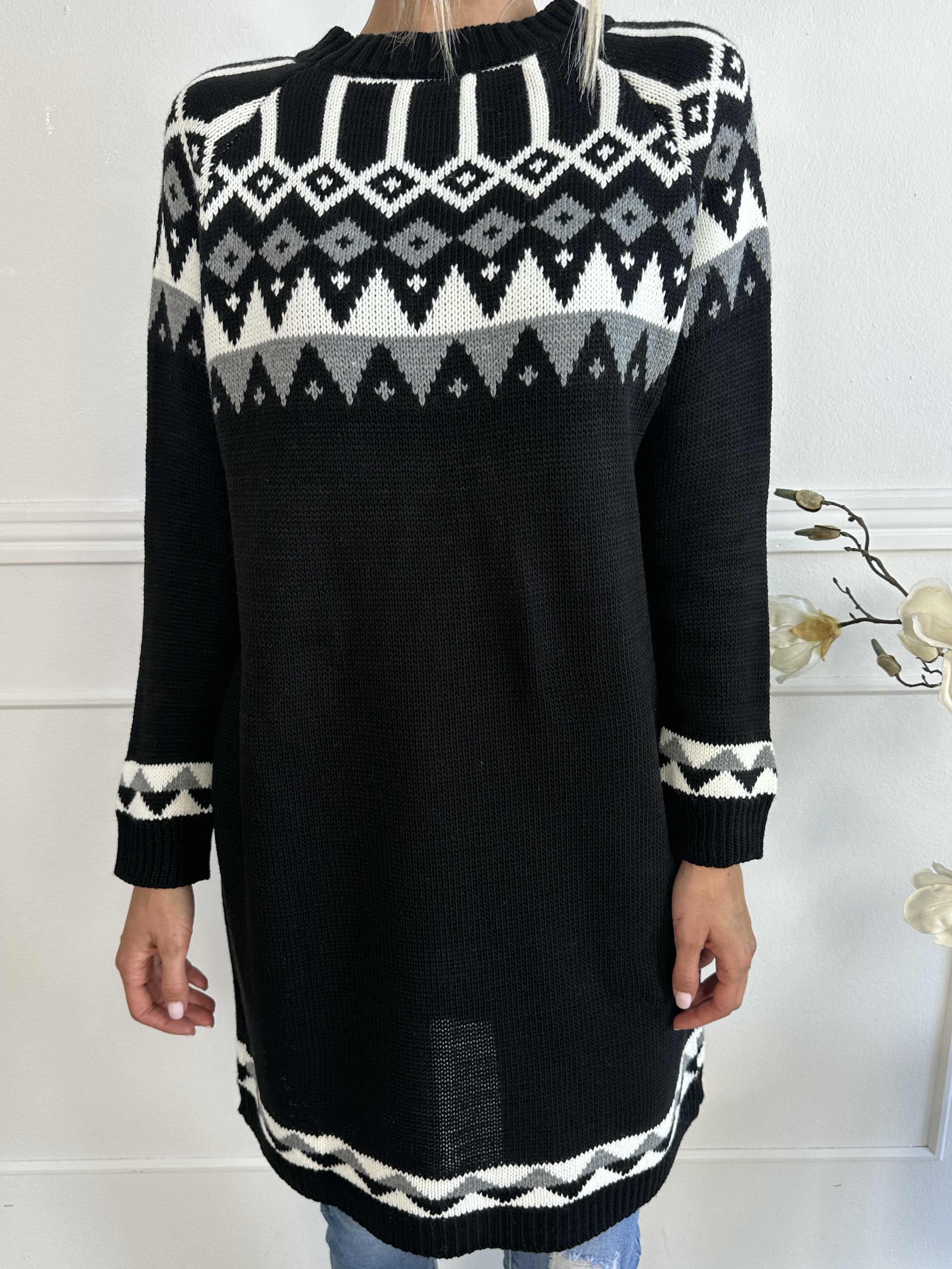 Viola - Strikkjole med flerfarvet mønster