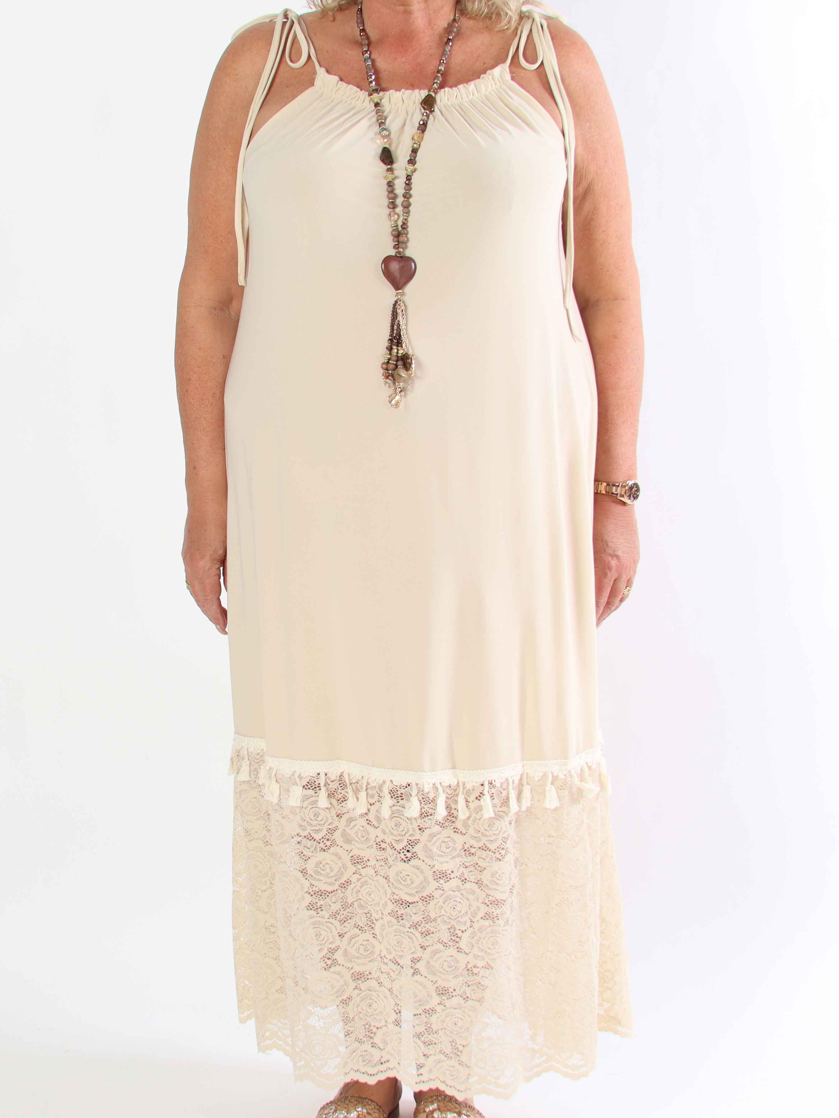 Willow - Lang elastisk plus size kjole med blonde forneden