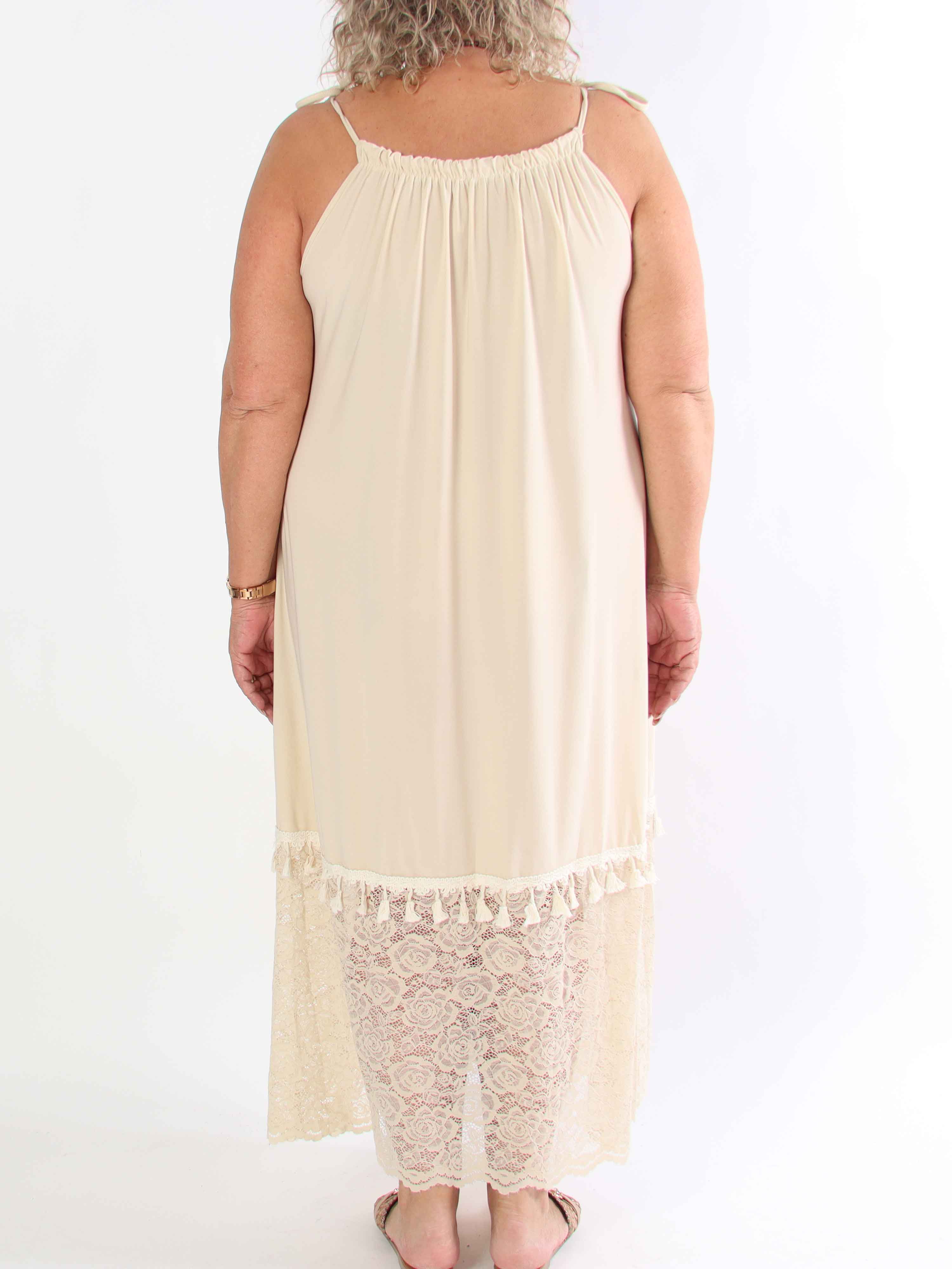 Willow - Lang elastisk plus size kjole med blonde forneden