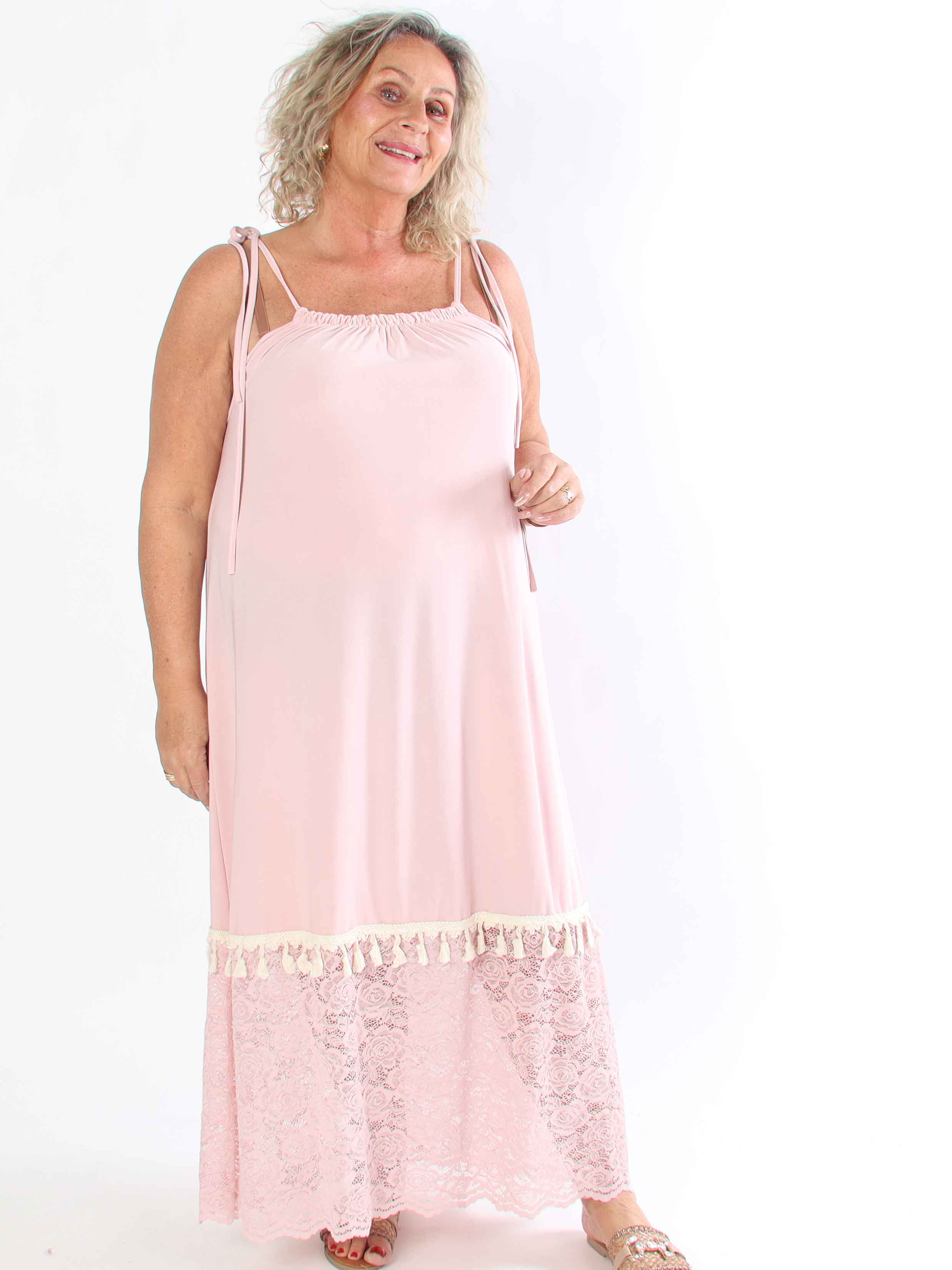 Willow - Lang elastisk plus size kjole med blonde forneden