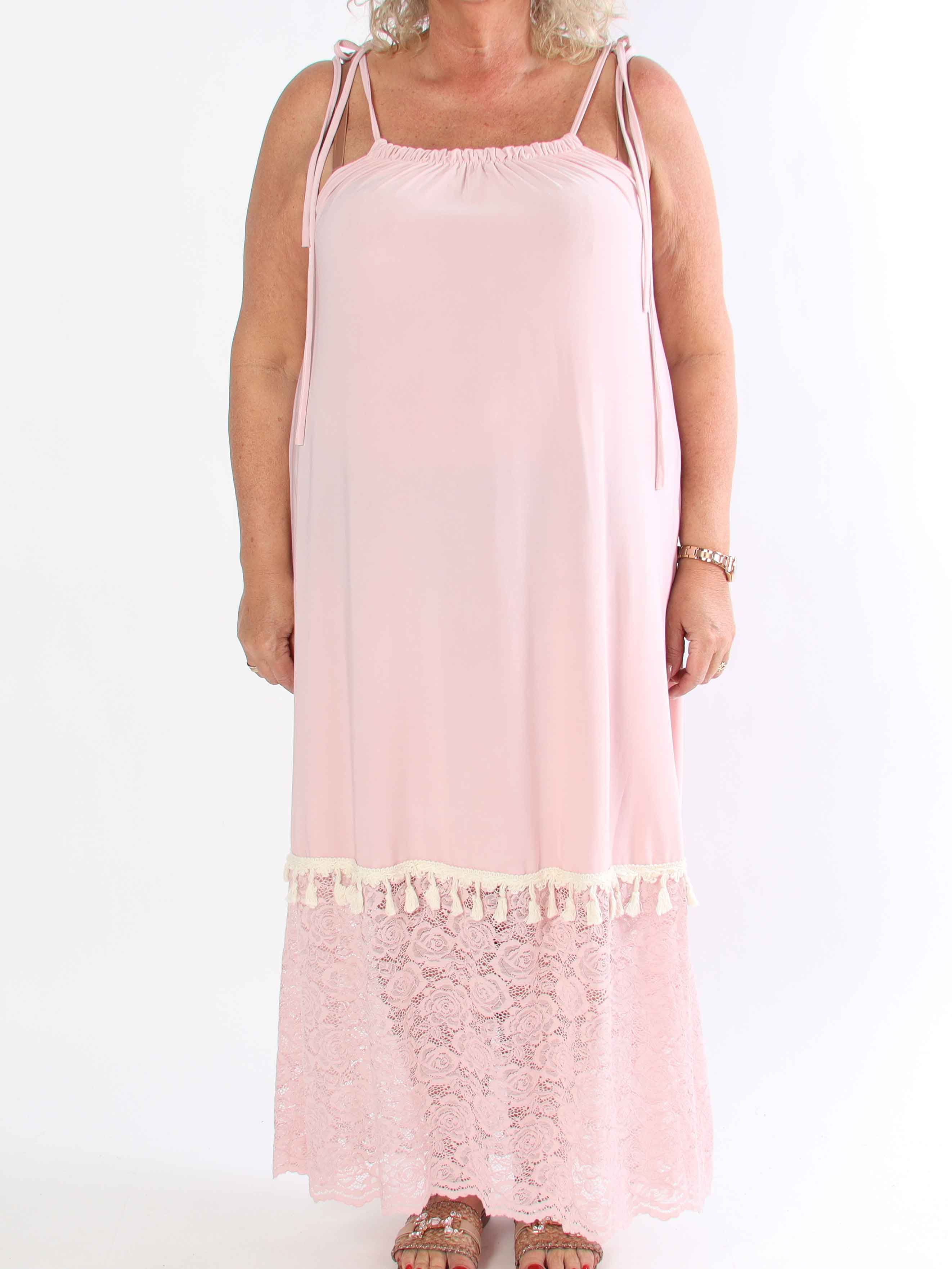 Willow - Lang elastisk plus size kjole med blonde forneden