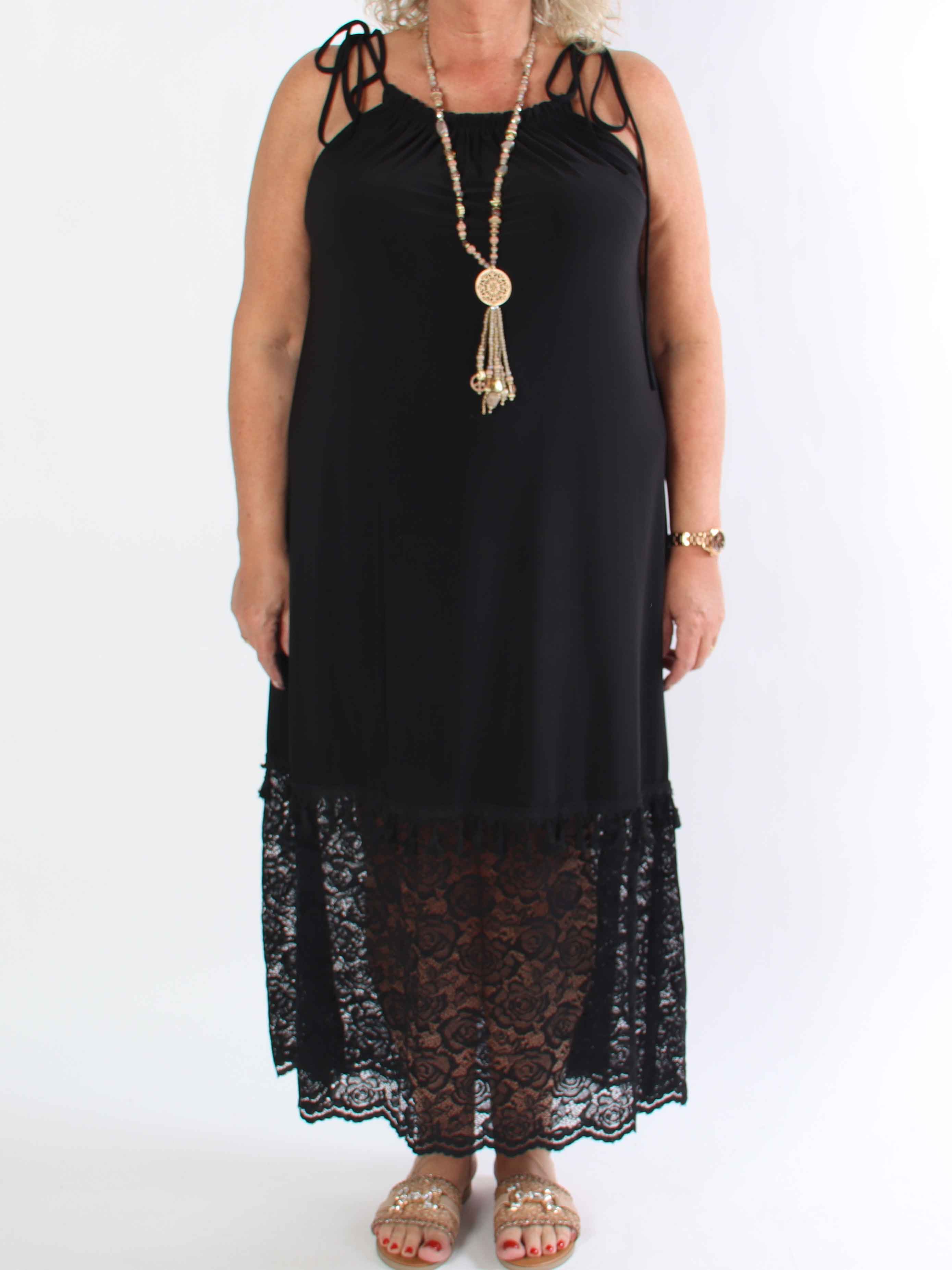 Willow - Lang elastisk plus size kjole med blonde forneden