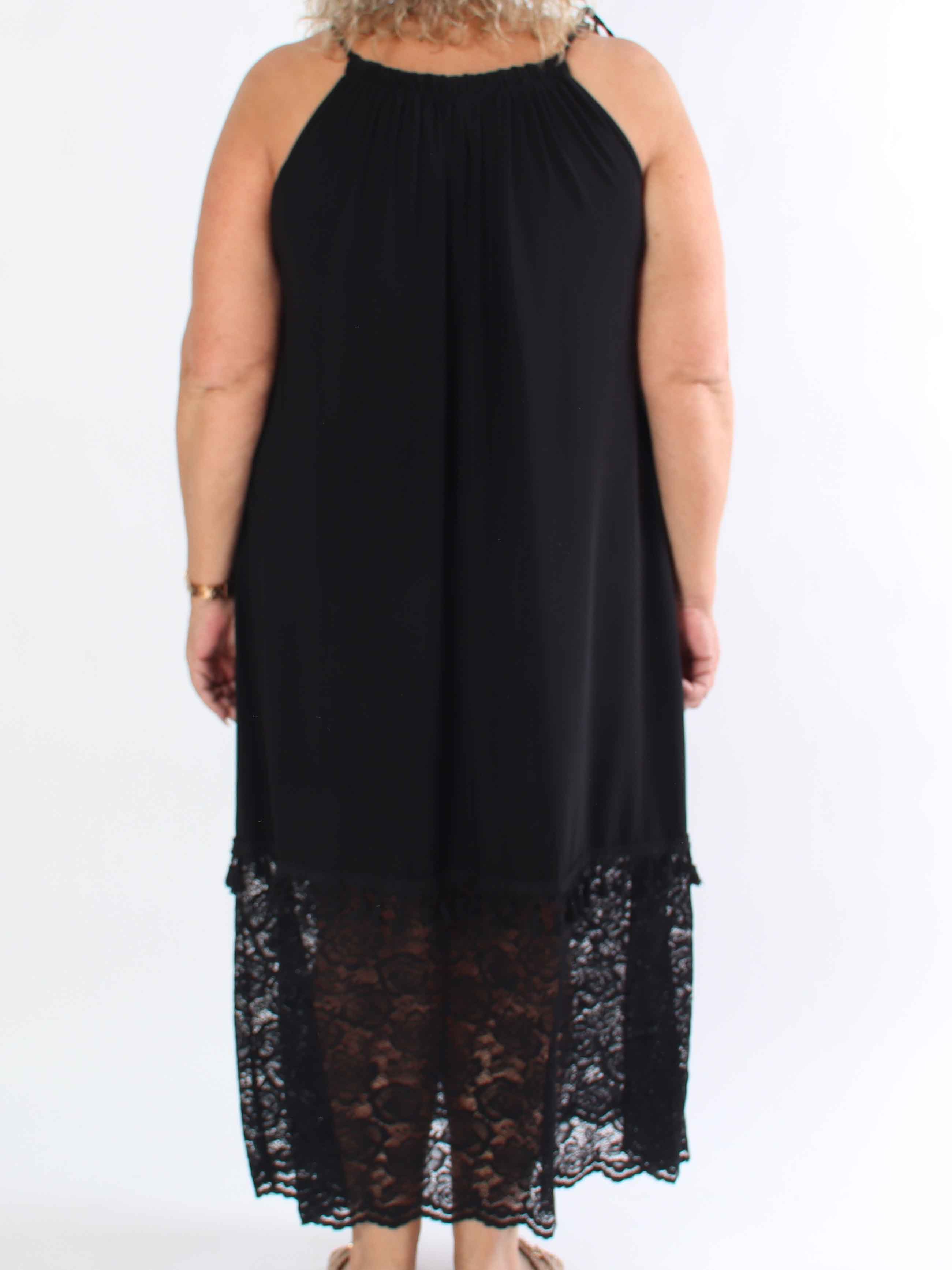 Willow - Lang elastisk plus size kjole med blonde forneden