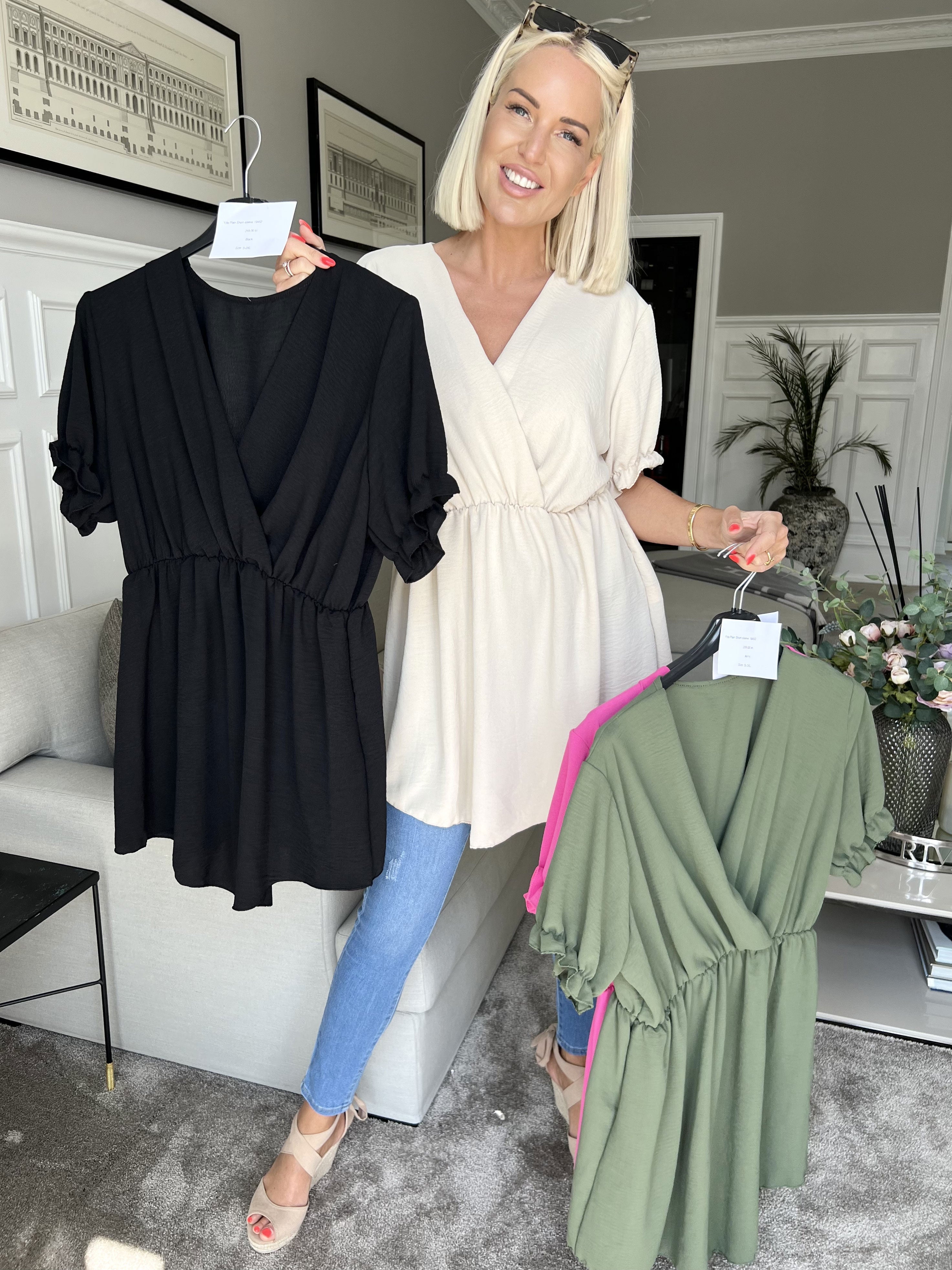 Yda Plain Short Sleeve - Sød bluse med elastik i taljen