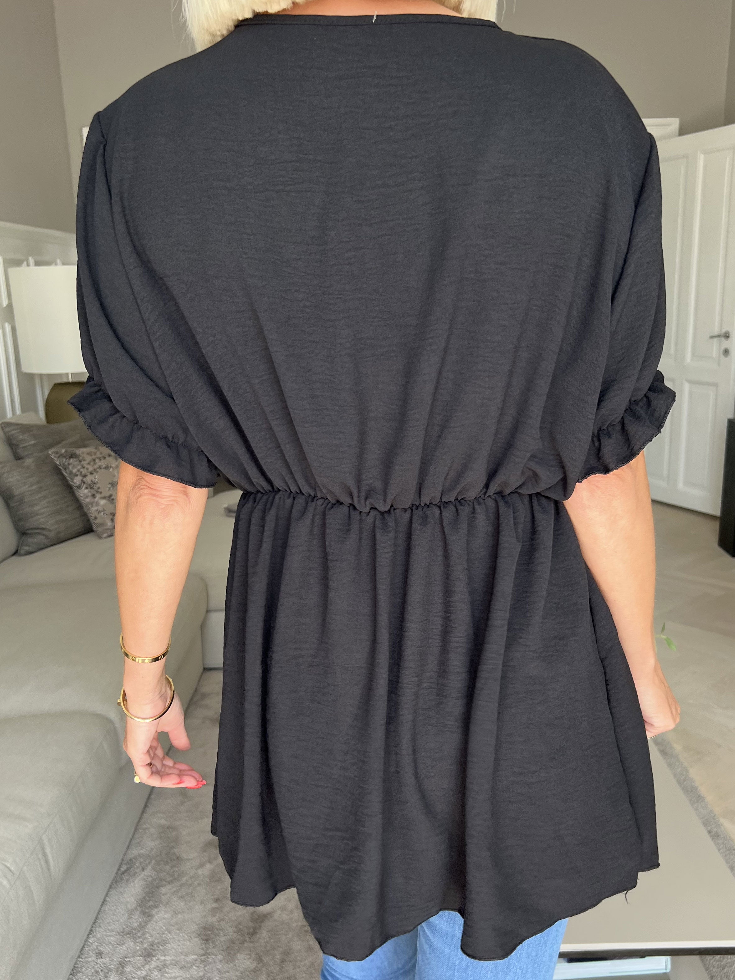 Yda Plain Short Sleeve - Sød bluse med elastik i taljen