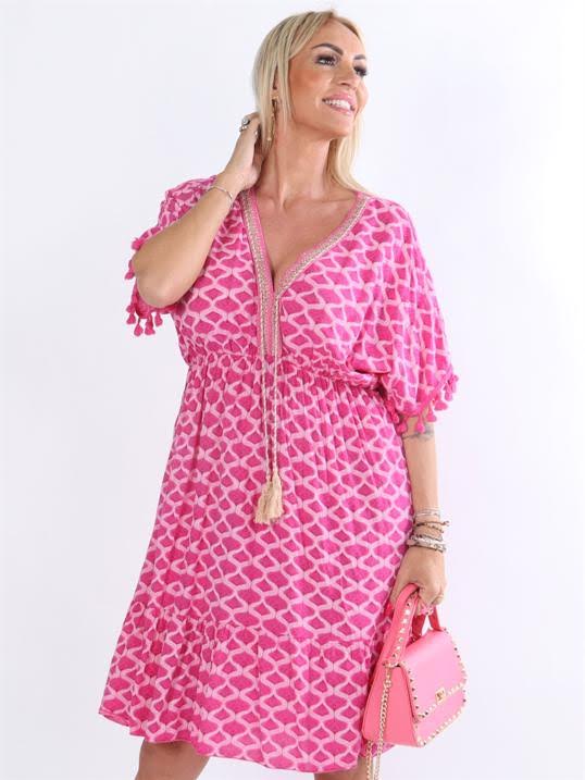 Garbie - Mønstret kjole med gulddetaljer langs udskæringen