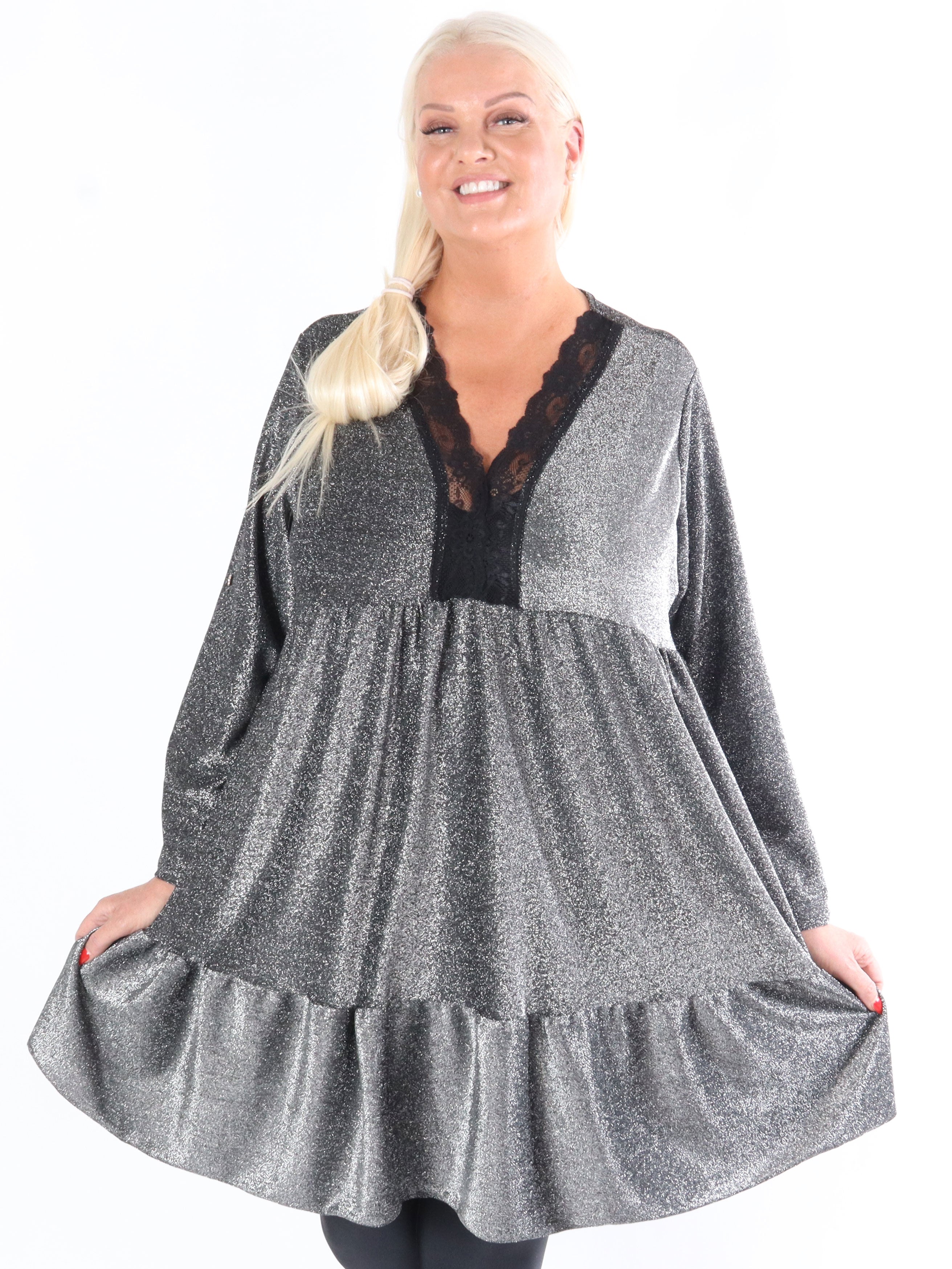 Abbelone - Tunika med blondekant i udskæringen