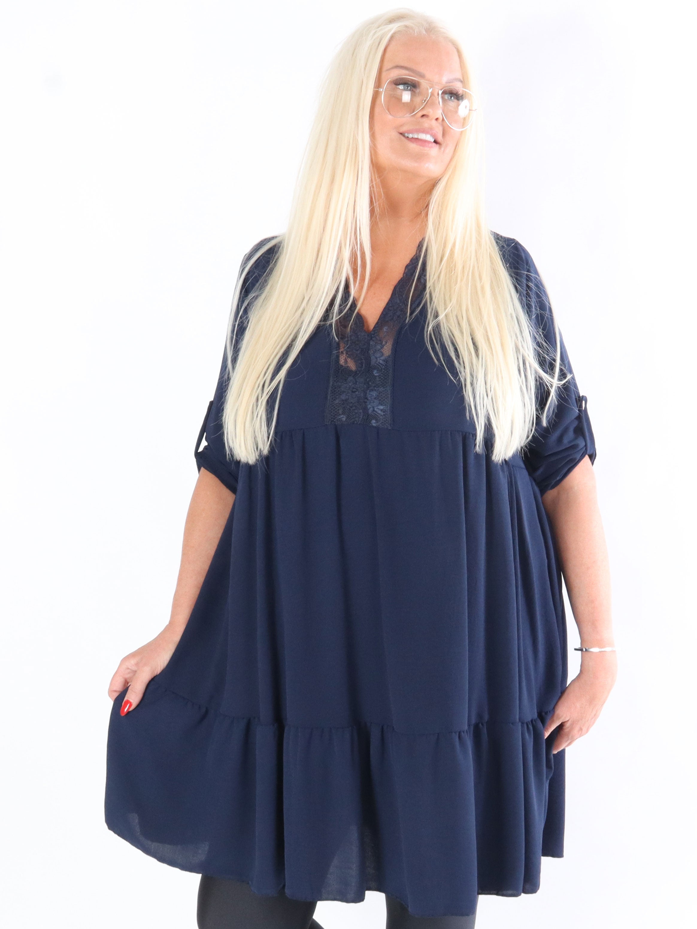 Abbelone - Tunika med blondekant i udskæringen