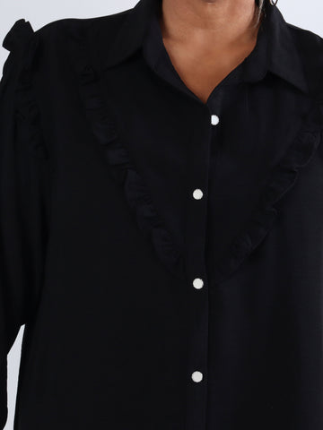 Ada - Fin plus size skjorte med flæser