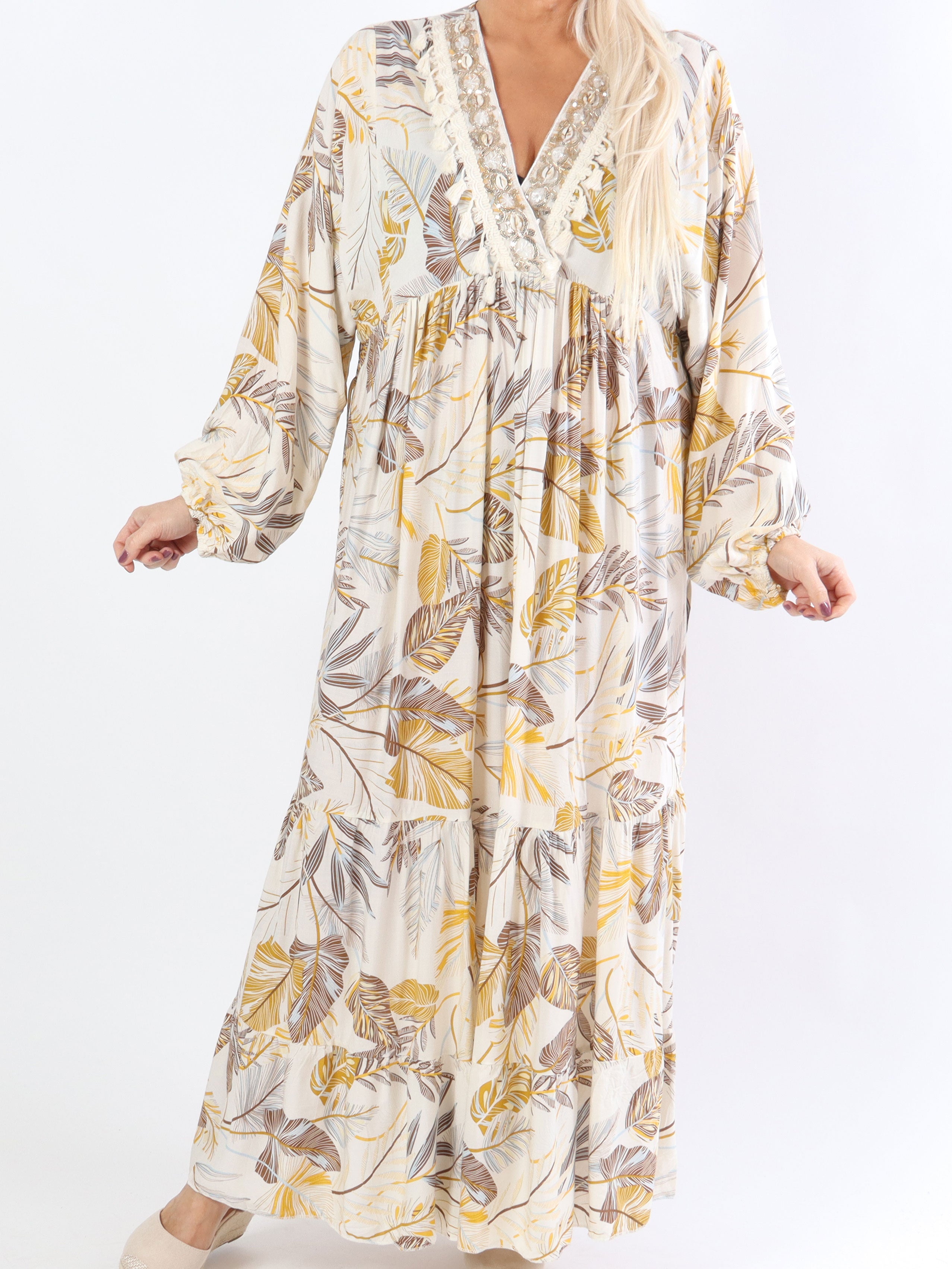 Adelaida Leaf - Plus size kjole med musling og frynse detaljer