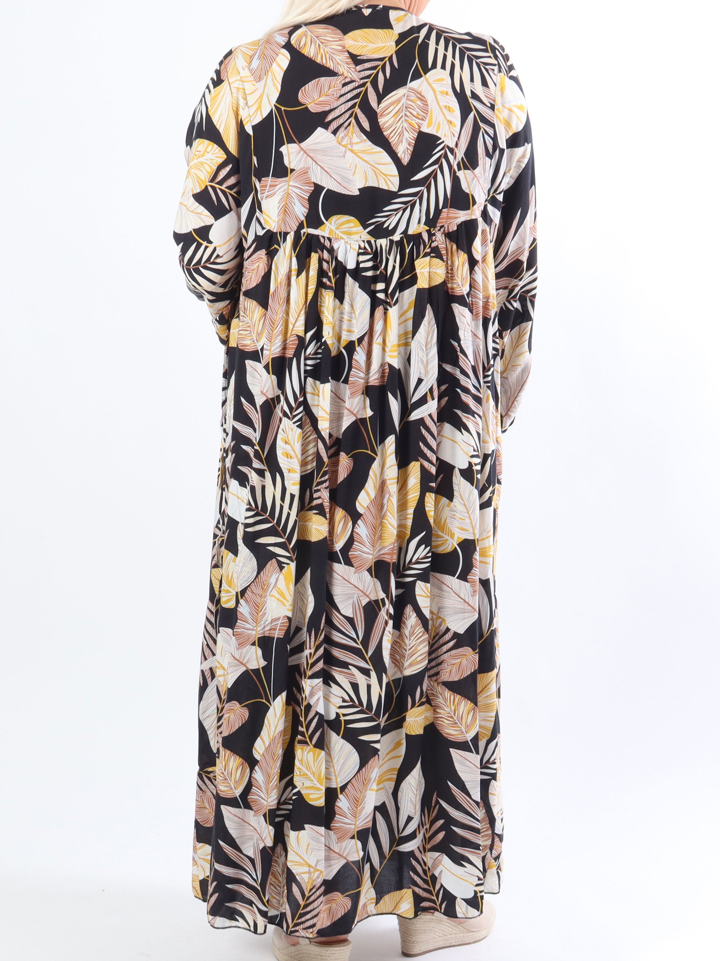 Adelaida Leaf - Plus size kjole med musling og frynse detaljer