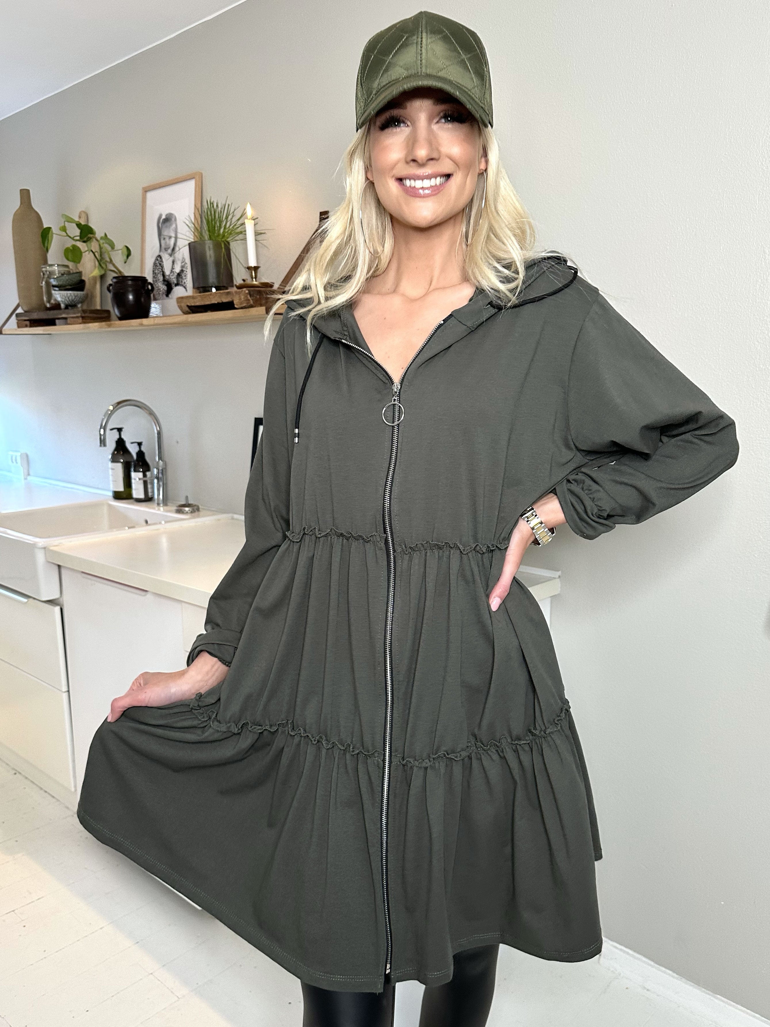 Adona - Joggingkjole med lynlås