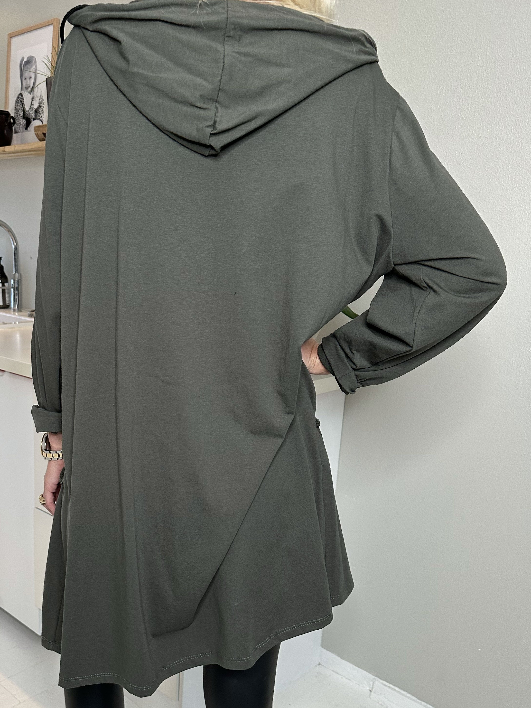 Adona - Joggingkjole med lynlås