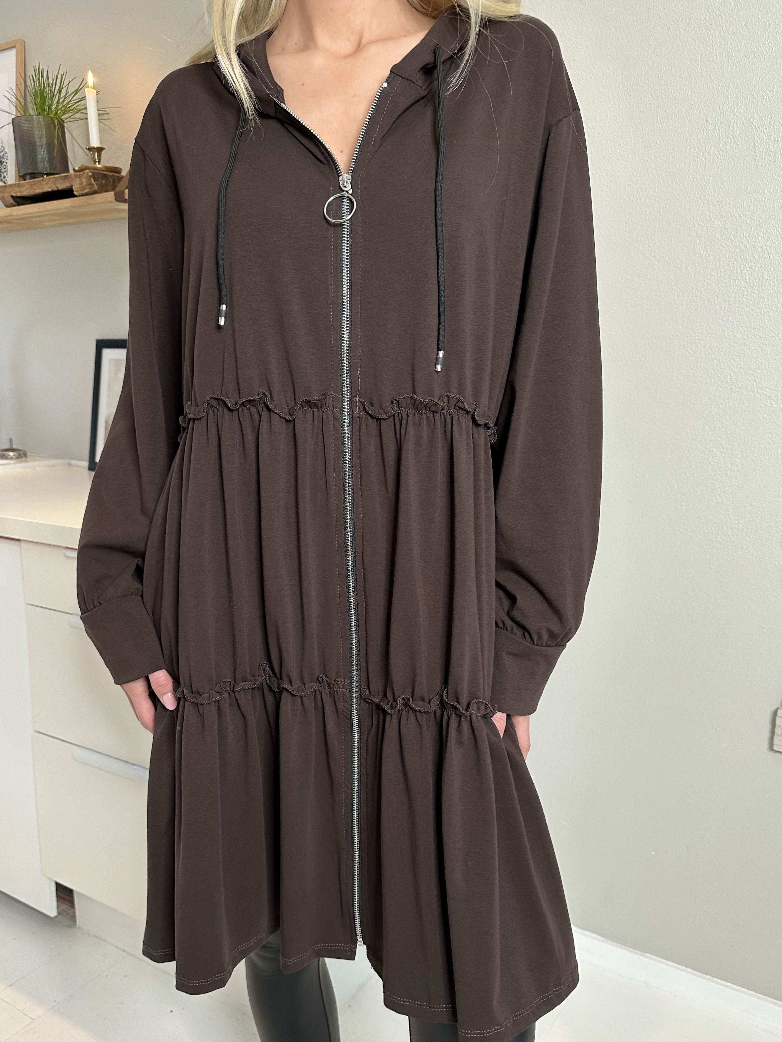 Adona - Joggingkjole med lynlås