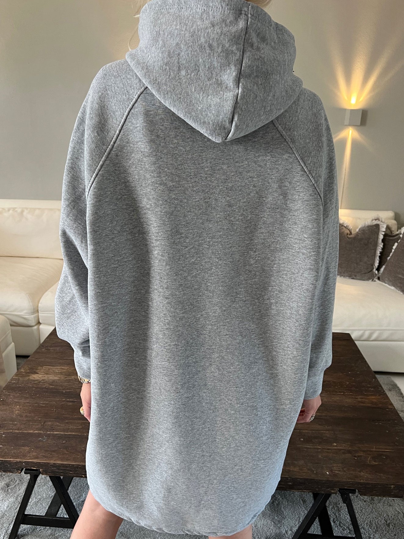 Adrianna - Plus size hættetrøje-kjole med tekst foran