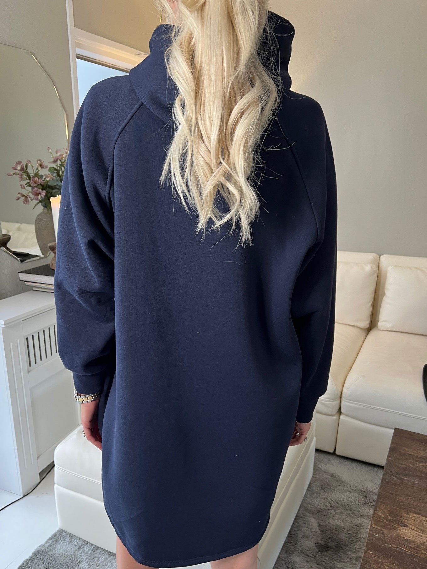 Adrianna - Plus size hættetrøje-kjole med tekst foran