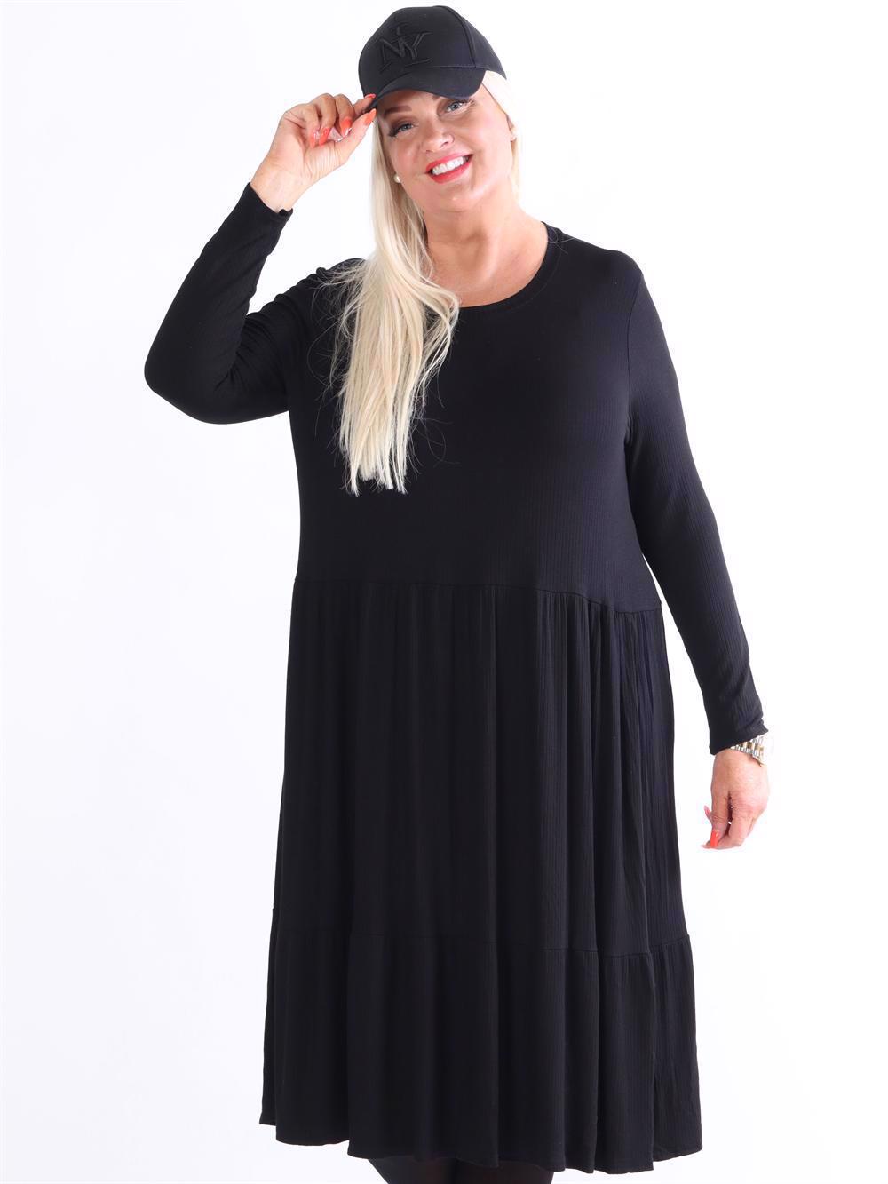 Aika - Lang kjole i elastisk blødt stof