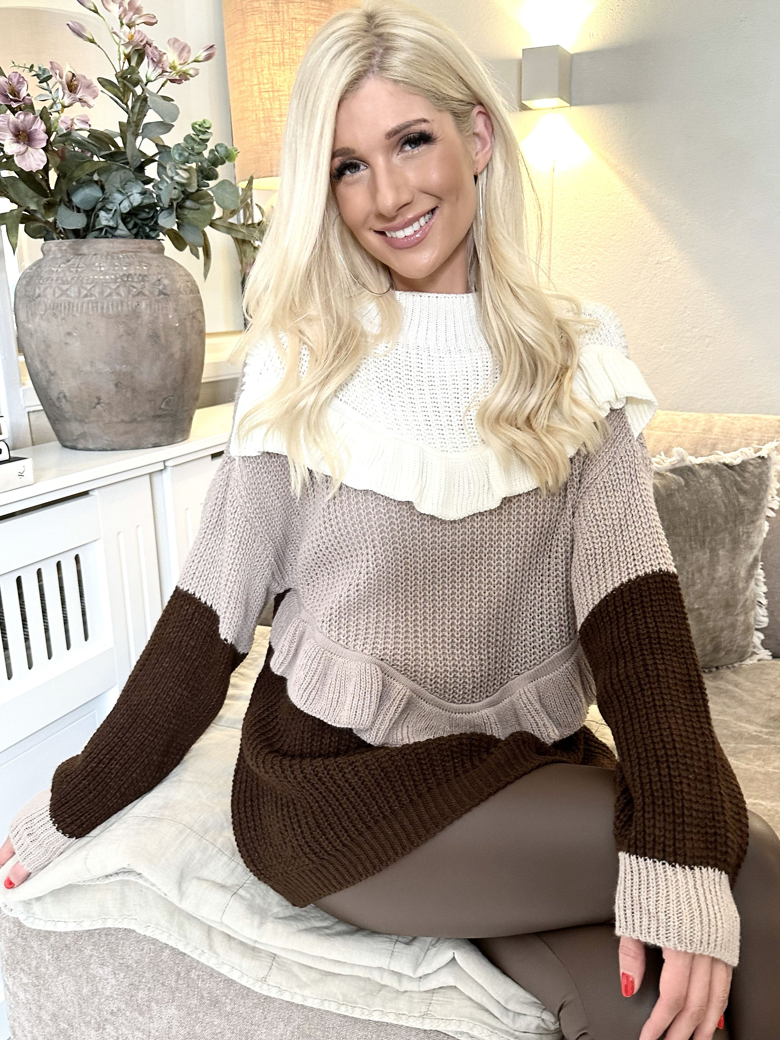 Alabama - Sød strik med flæsekanter