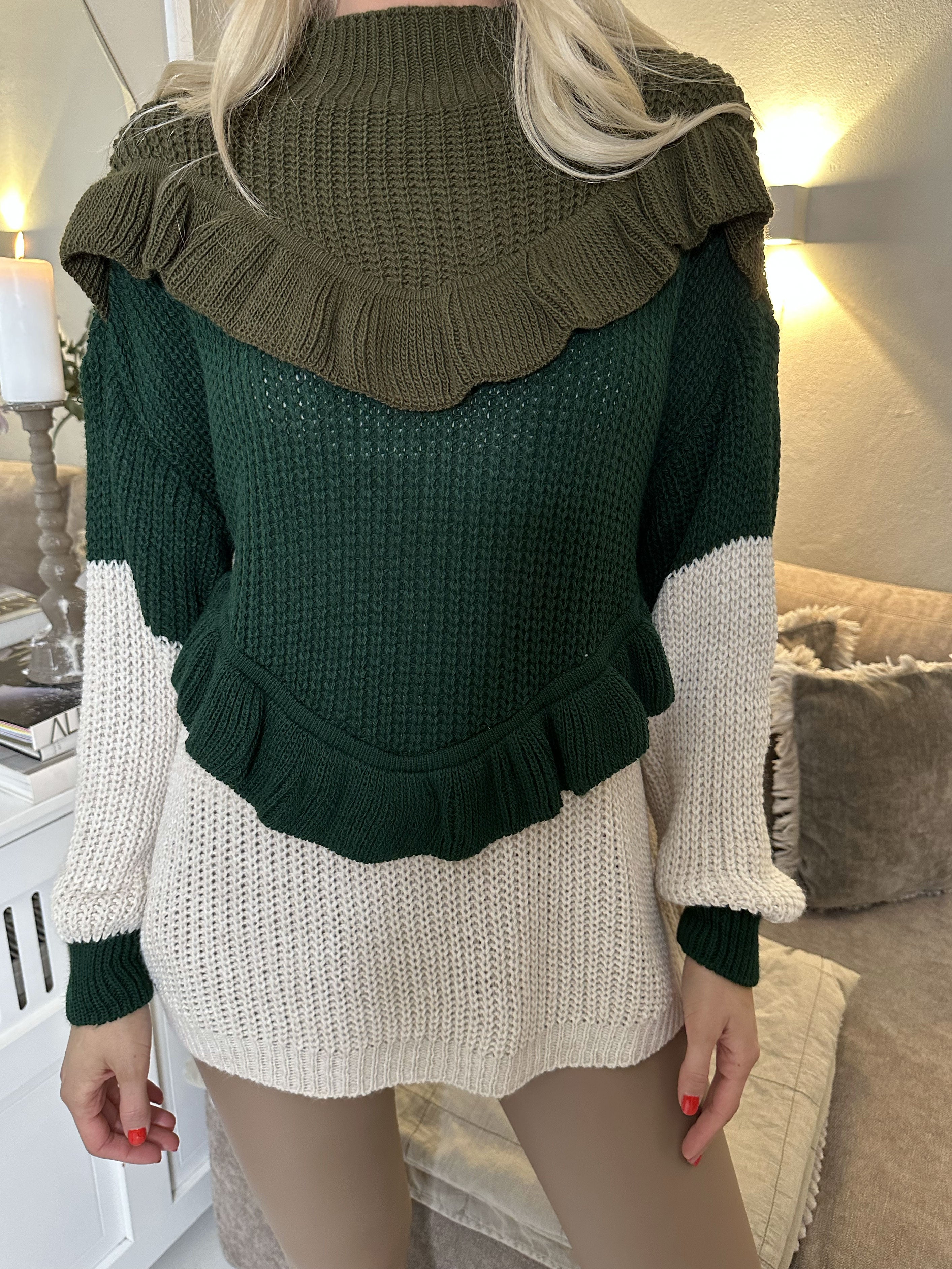 Alabama - Sød strik med flæsekanter