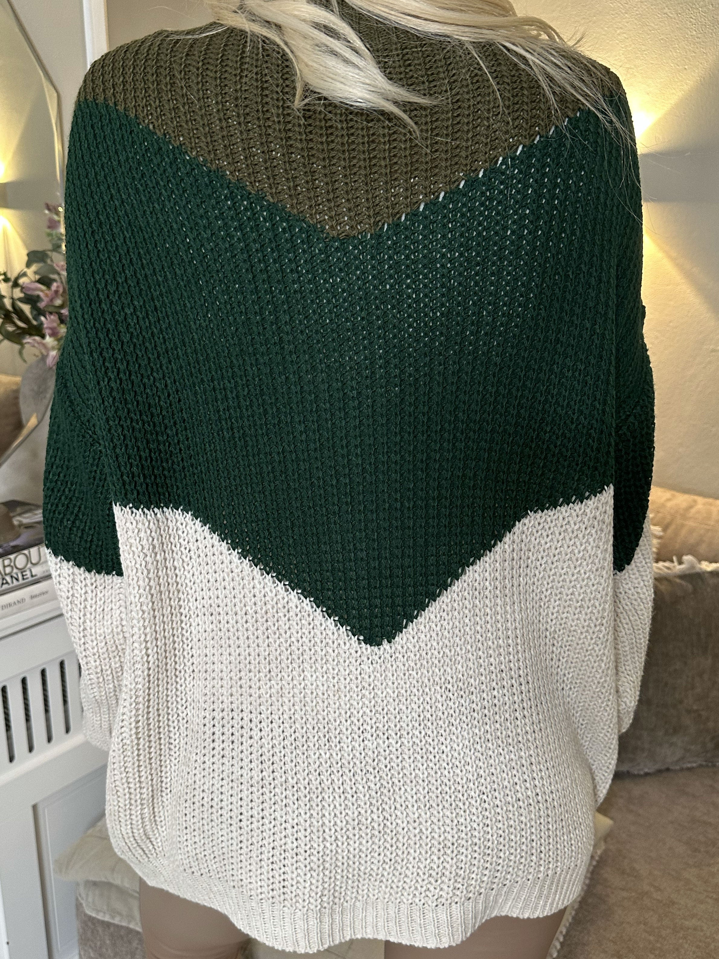 Alabama - Sød strik med flæsekanter