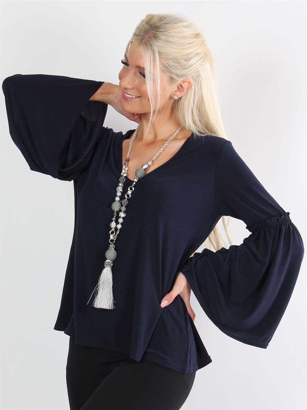 Alba - Sort bluse med vidde ærmer og v-udskæring