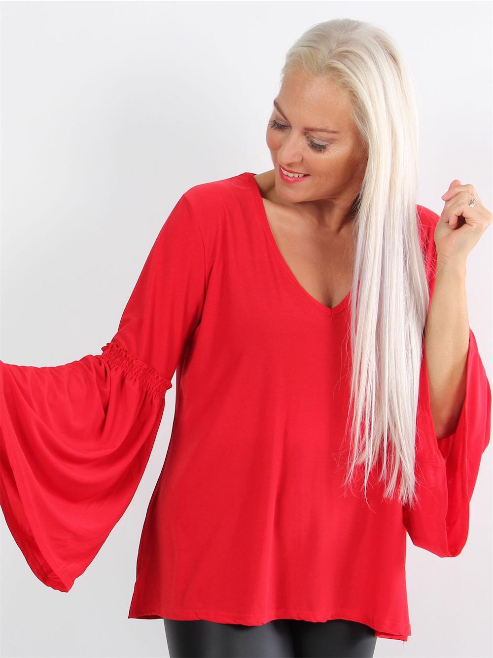 Alba - Sort bluse med vidde ærmer og v-udskæring