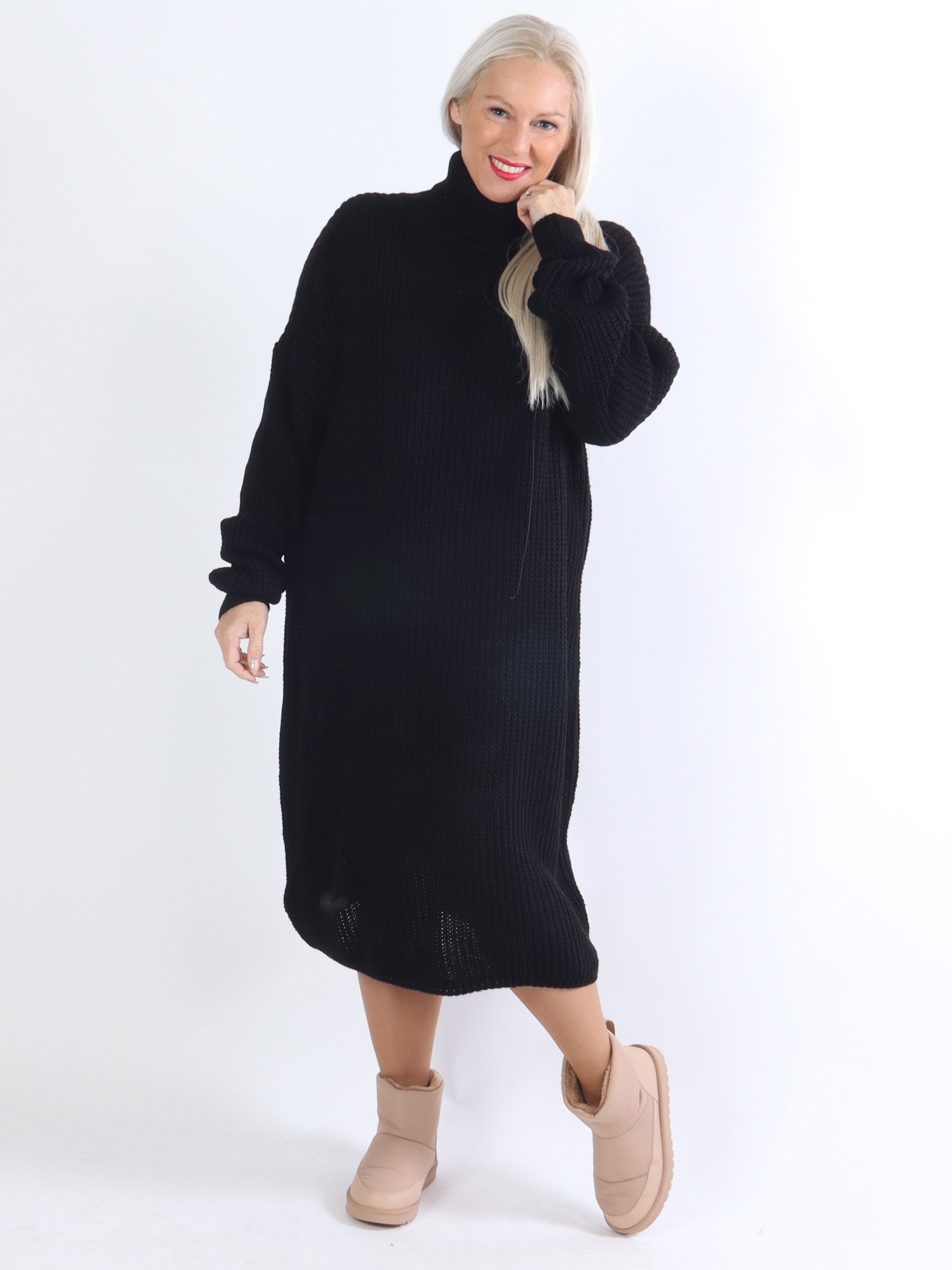 Alice - Plus size strikkjole med rullekrave
