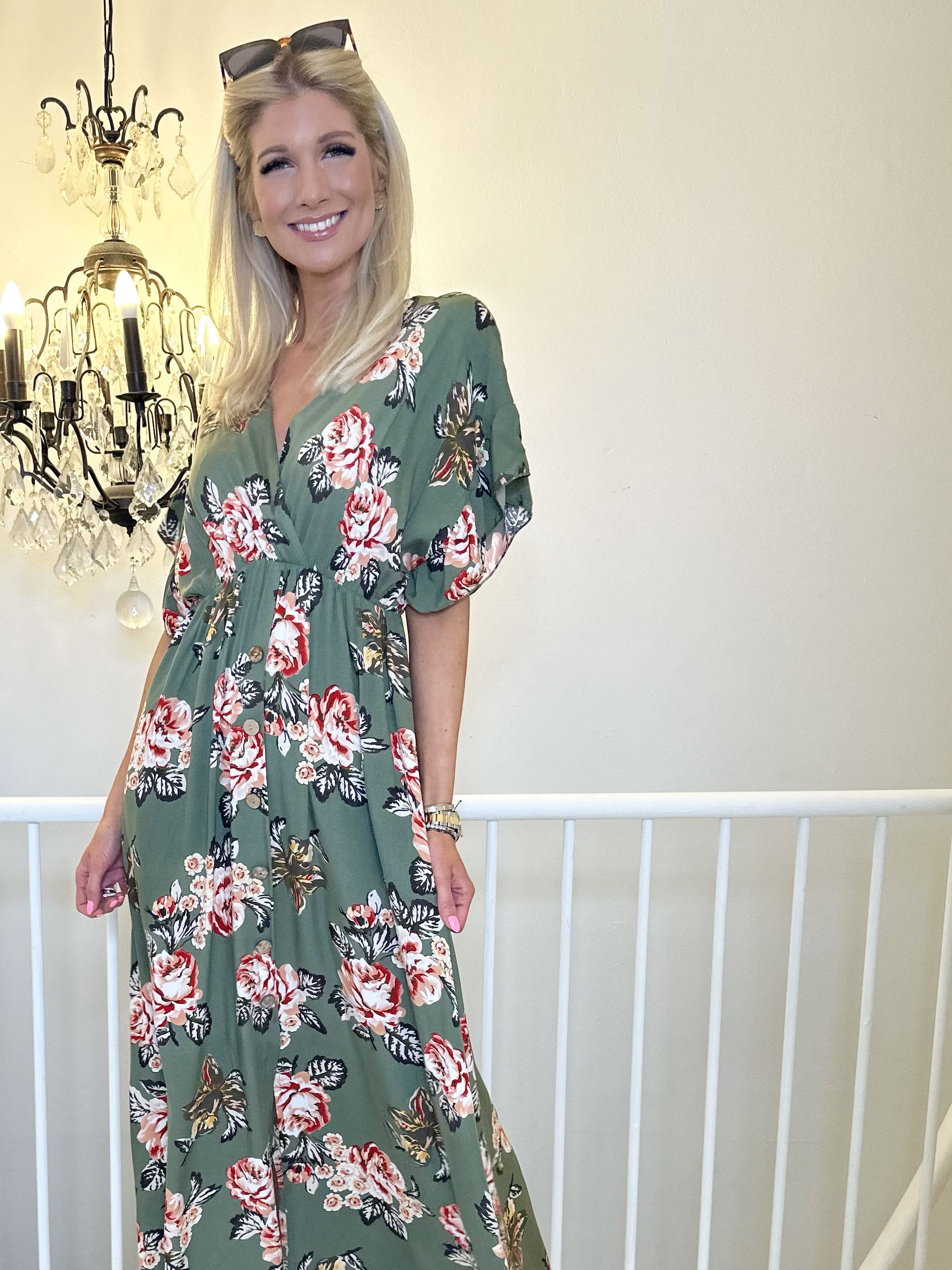 Alina Rose - Lang sommerkjole i blomsterprint med træknapper