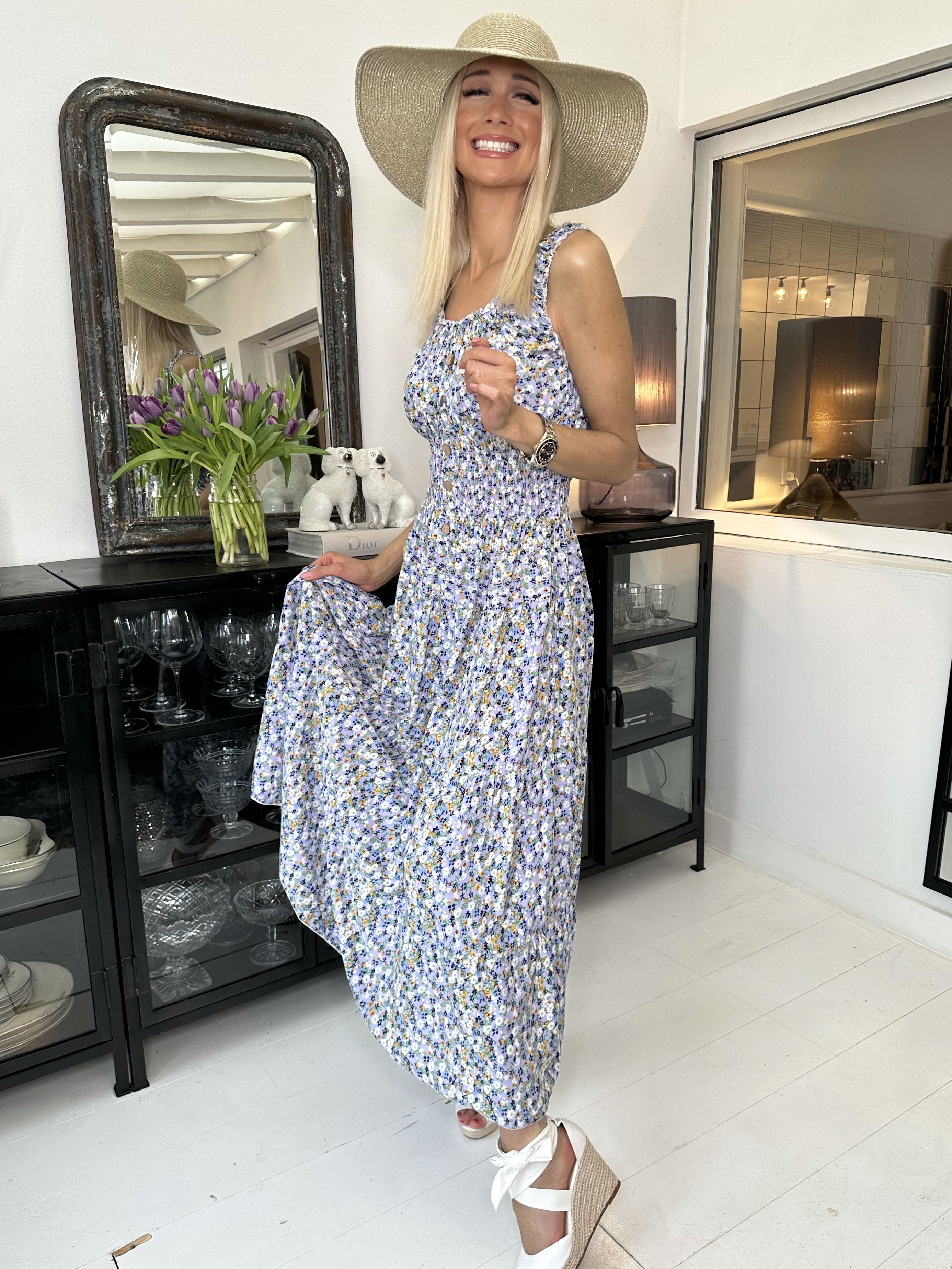 Alicia Flower - Lang stropkjole med småt blomsterprint