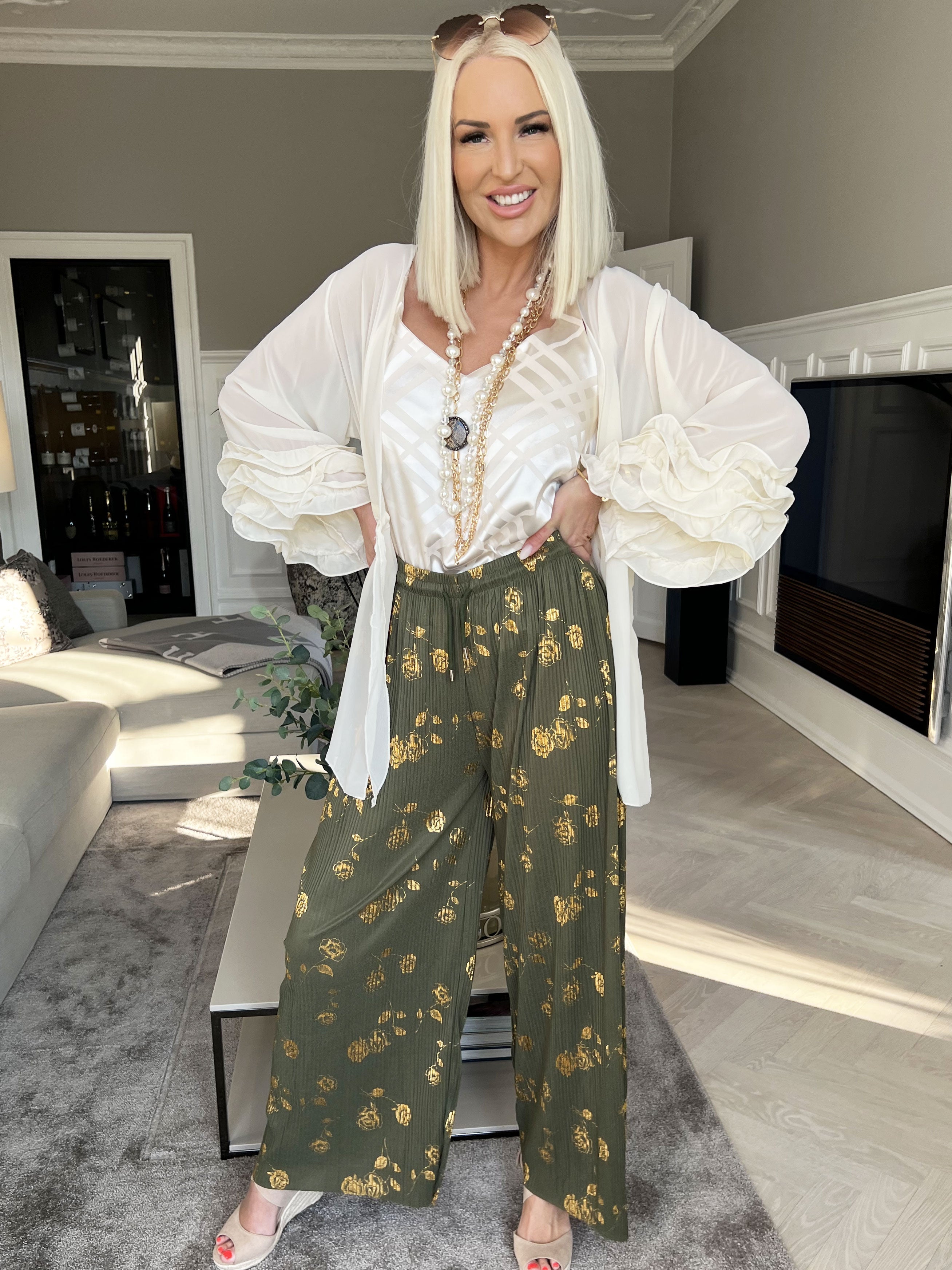 Alpha - Plisserede bukser med guldblomster