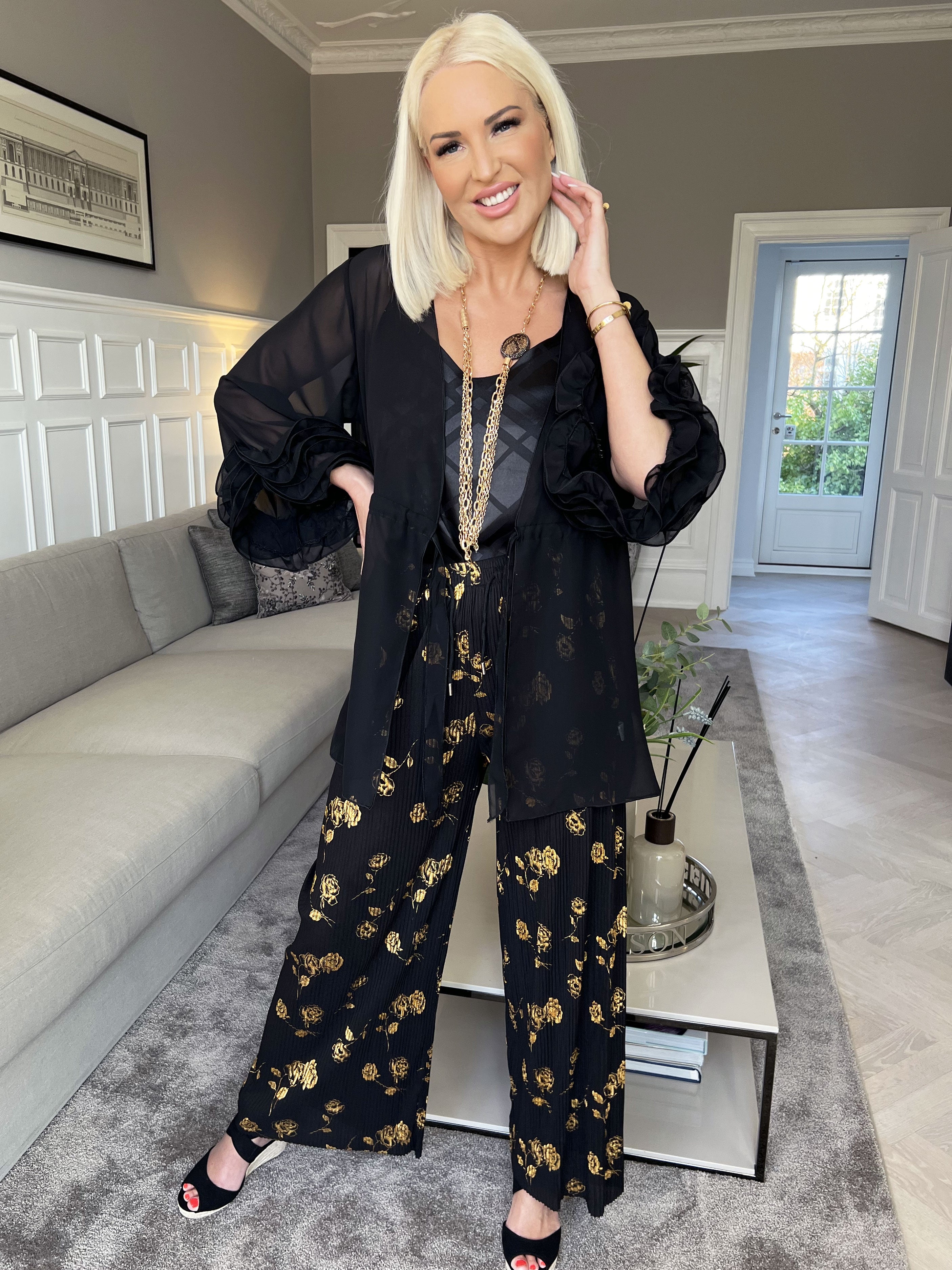 Alpha - Plisserede bukser med guldblomster