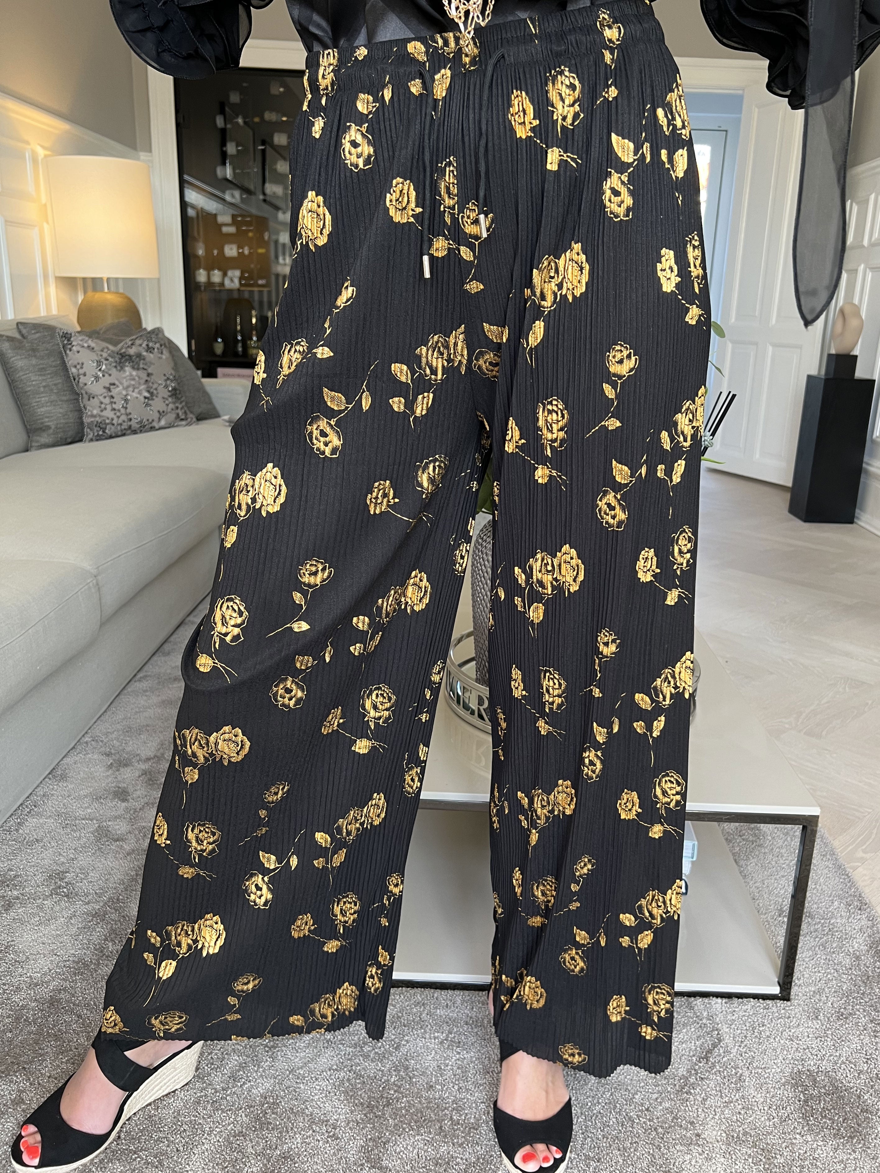 Alpha - Plisserede bukser med guldblomster