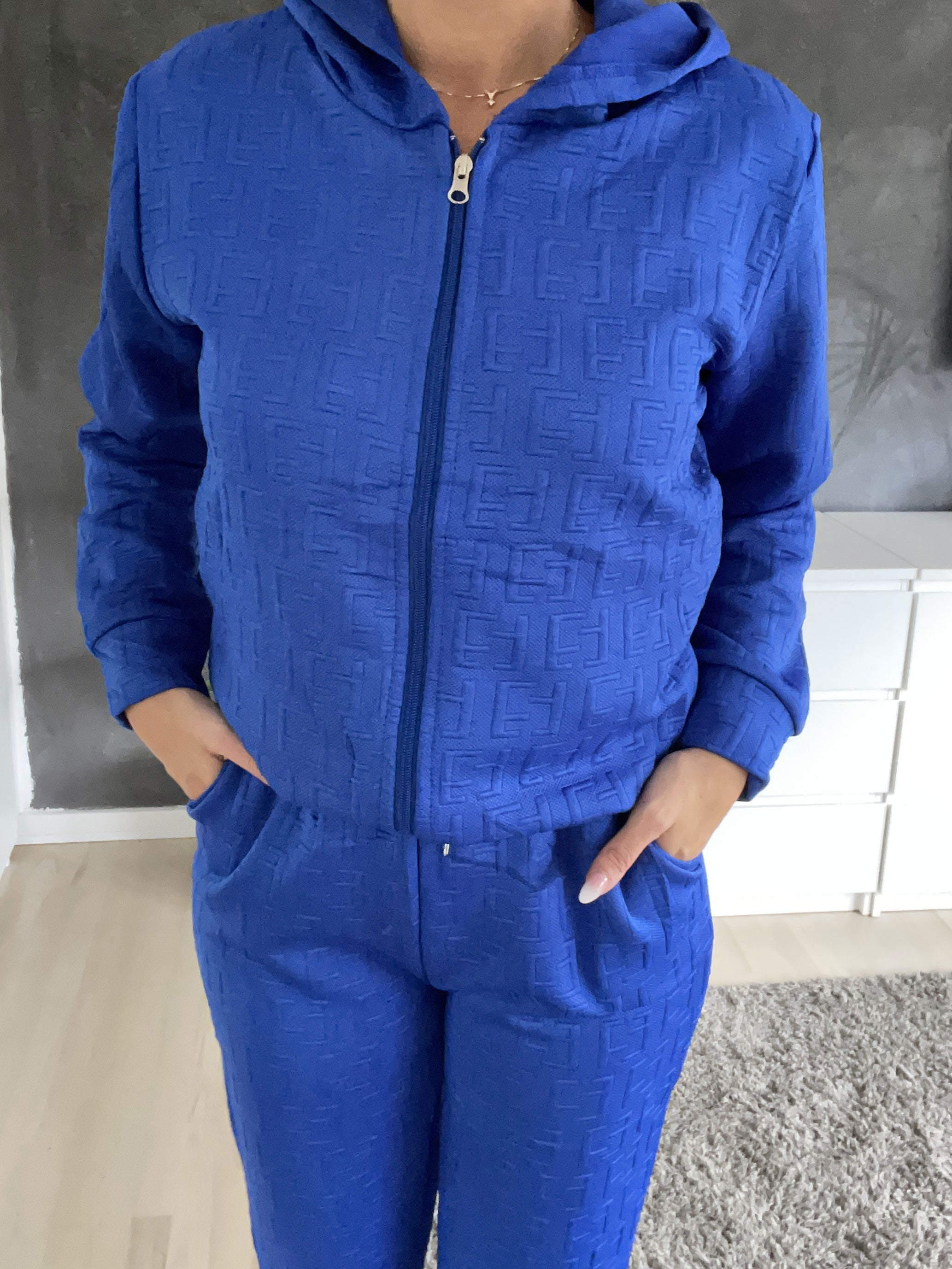 Amber - Ensfarvet mønstret joggingsæt