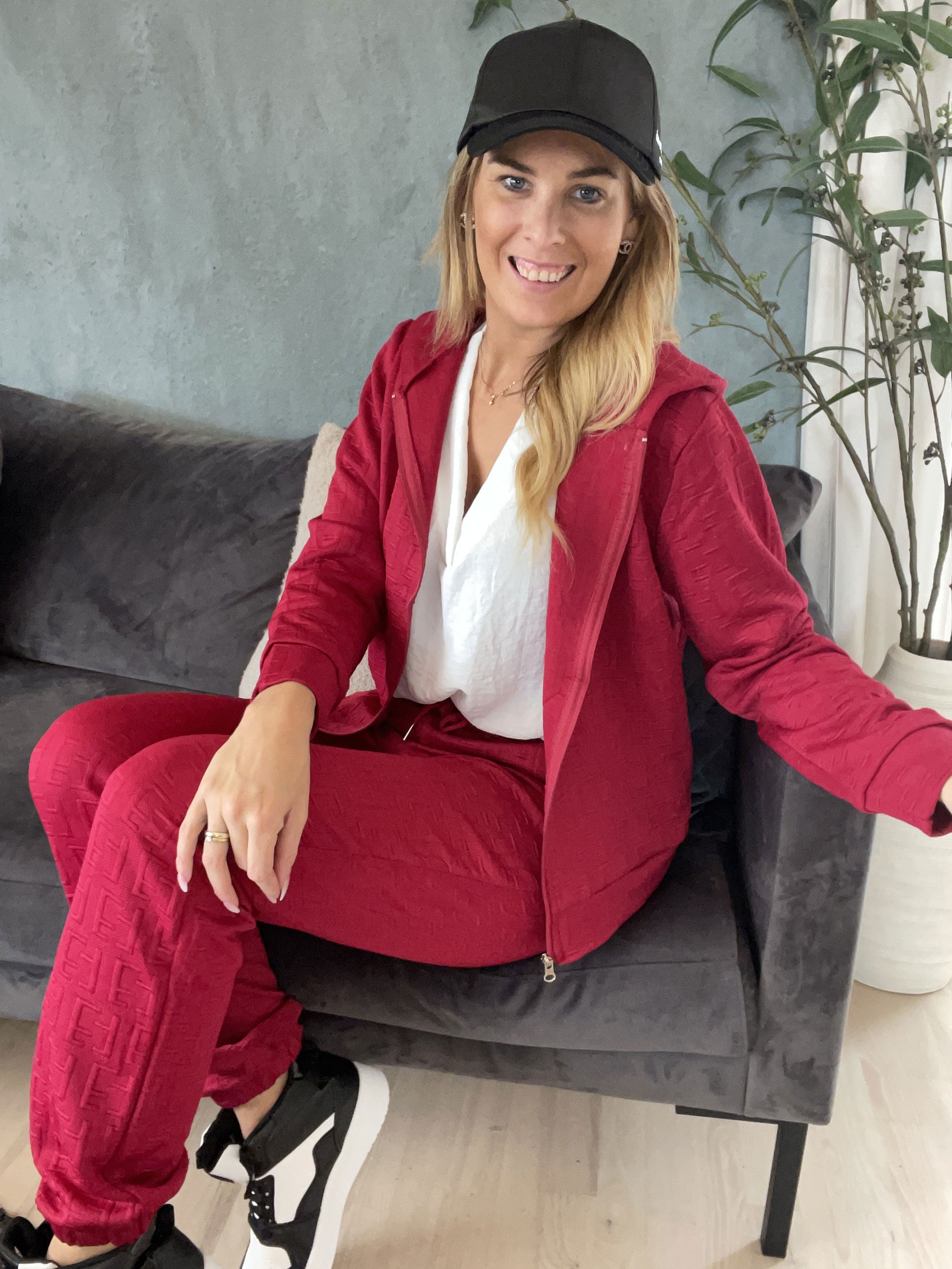 Amber - Ensfarvet mønstret joggingsæt