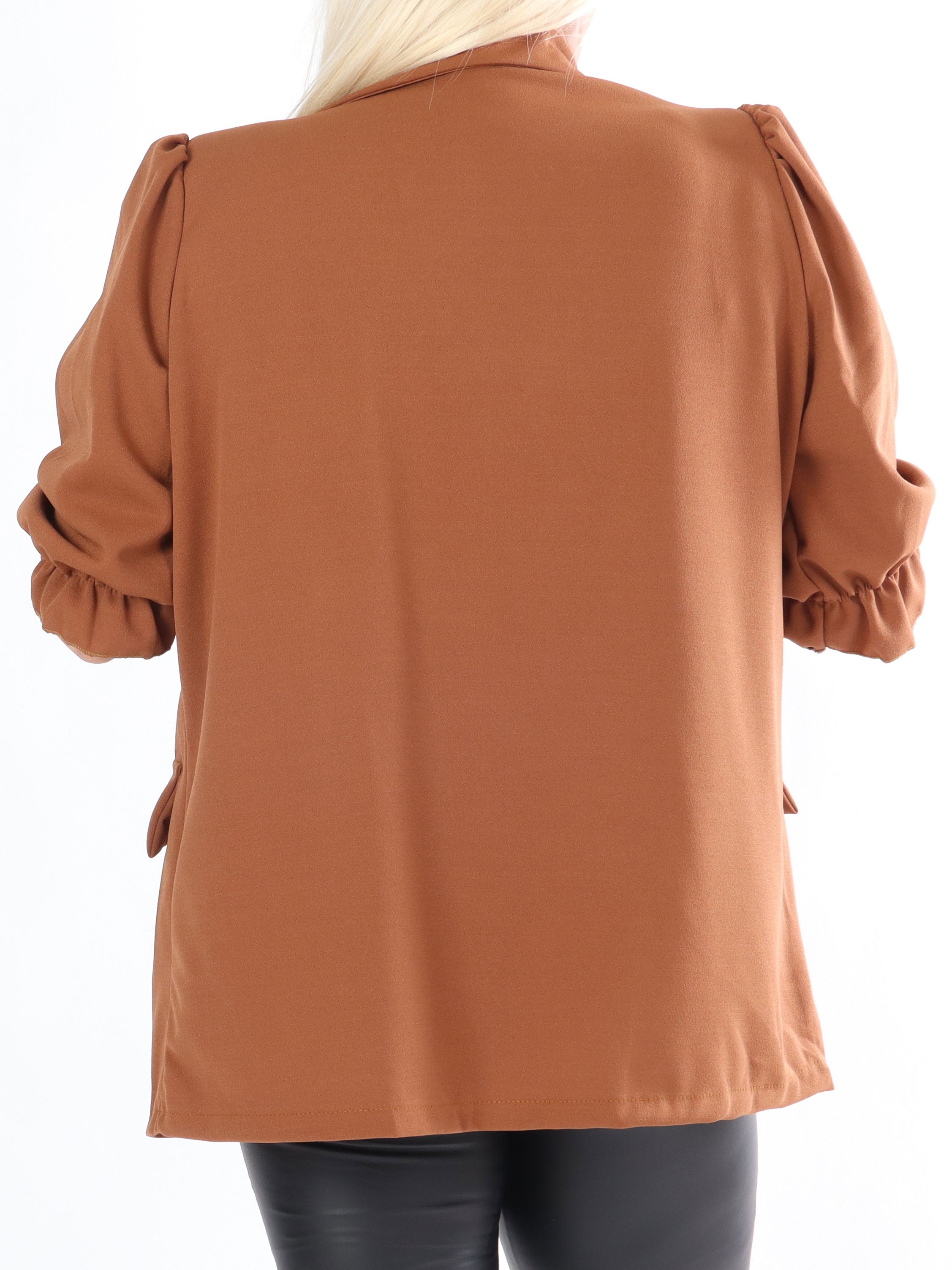 Amelia - Sød blazer med pufærmer og guld knap